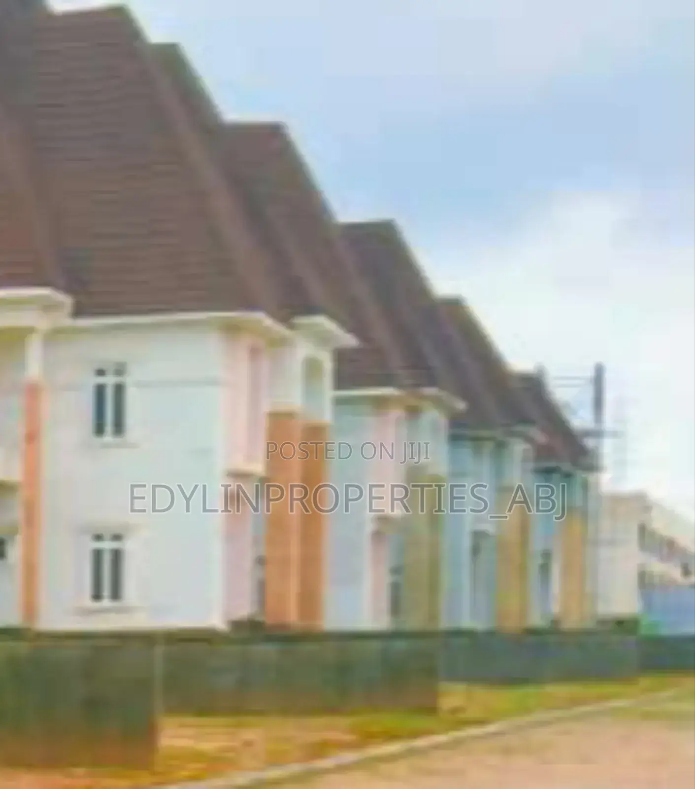 7bdrm Duplex in Apo District for sale in Apo District