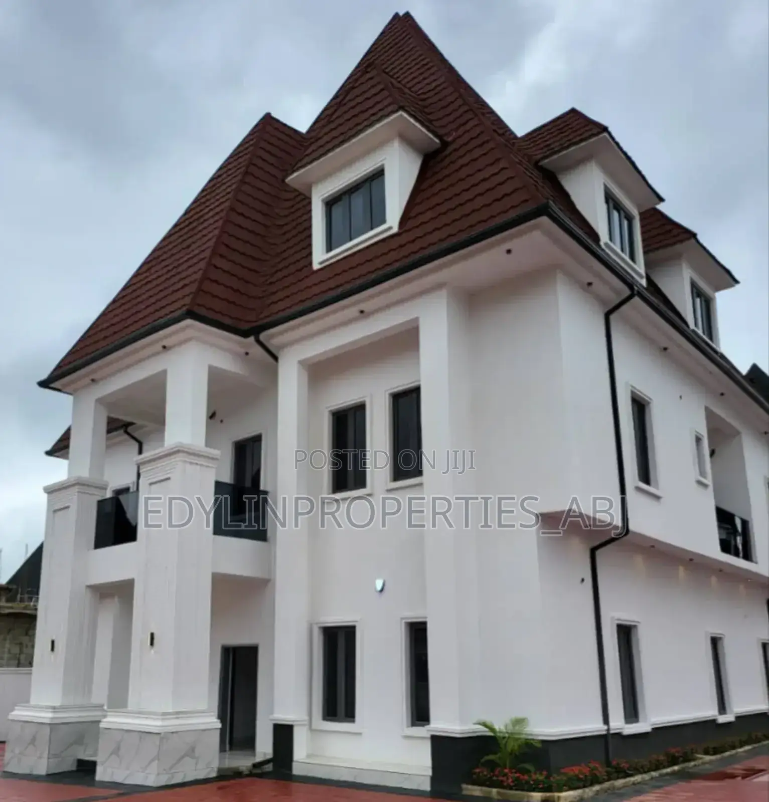 7bdrm Penthouse in Gwarinpa for sale in Gwarinpa