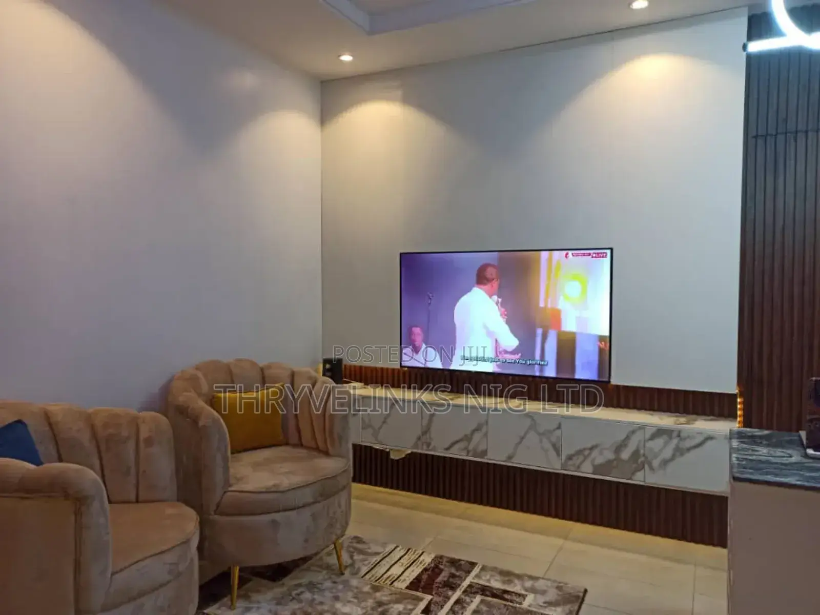 Luxuriously Furnished Mini Flat in Airport Road / Ikeja