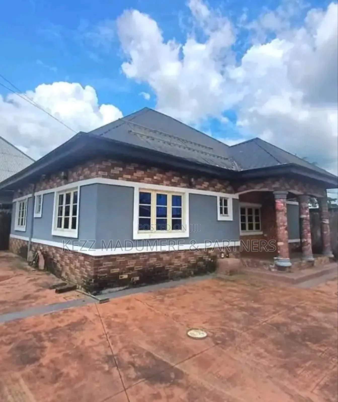 2bdrm Bungalow in Off Sars Road , Port for sale in Port-Harcourt