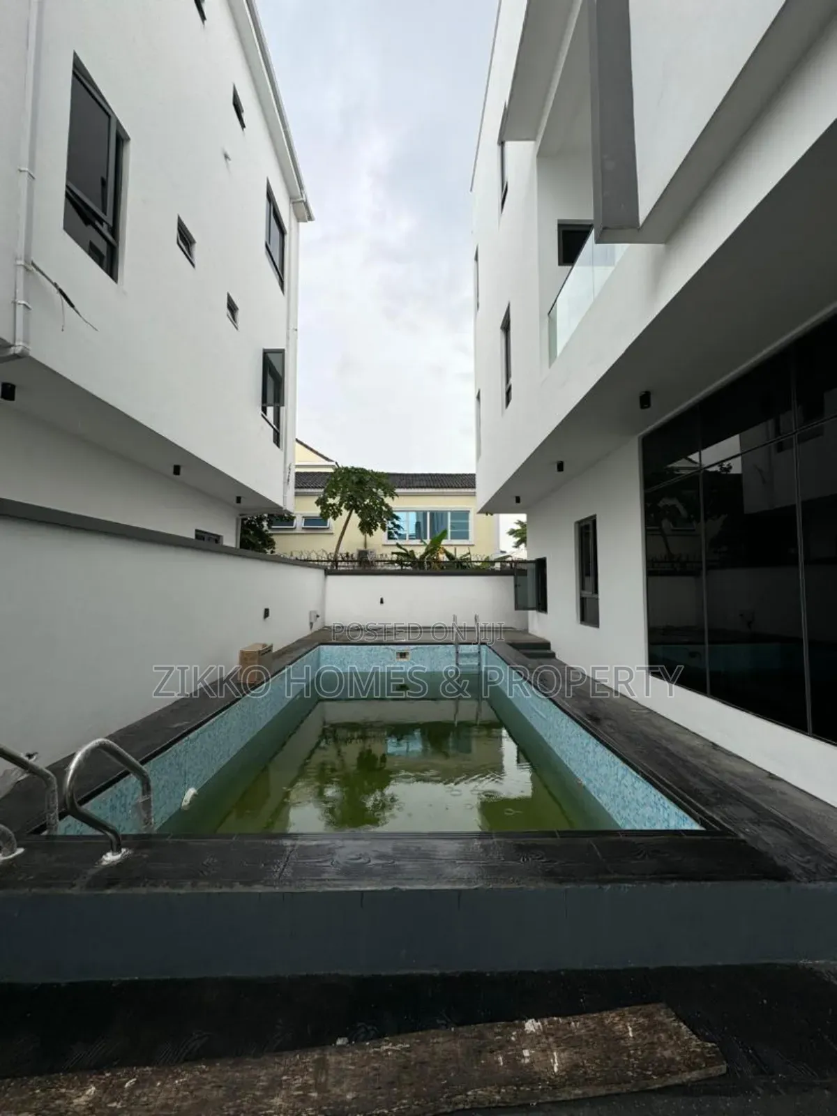 Furnished 5bdrm Duplex in Lekki for sale in Lekki Phase 1