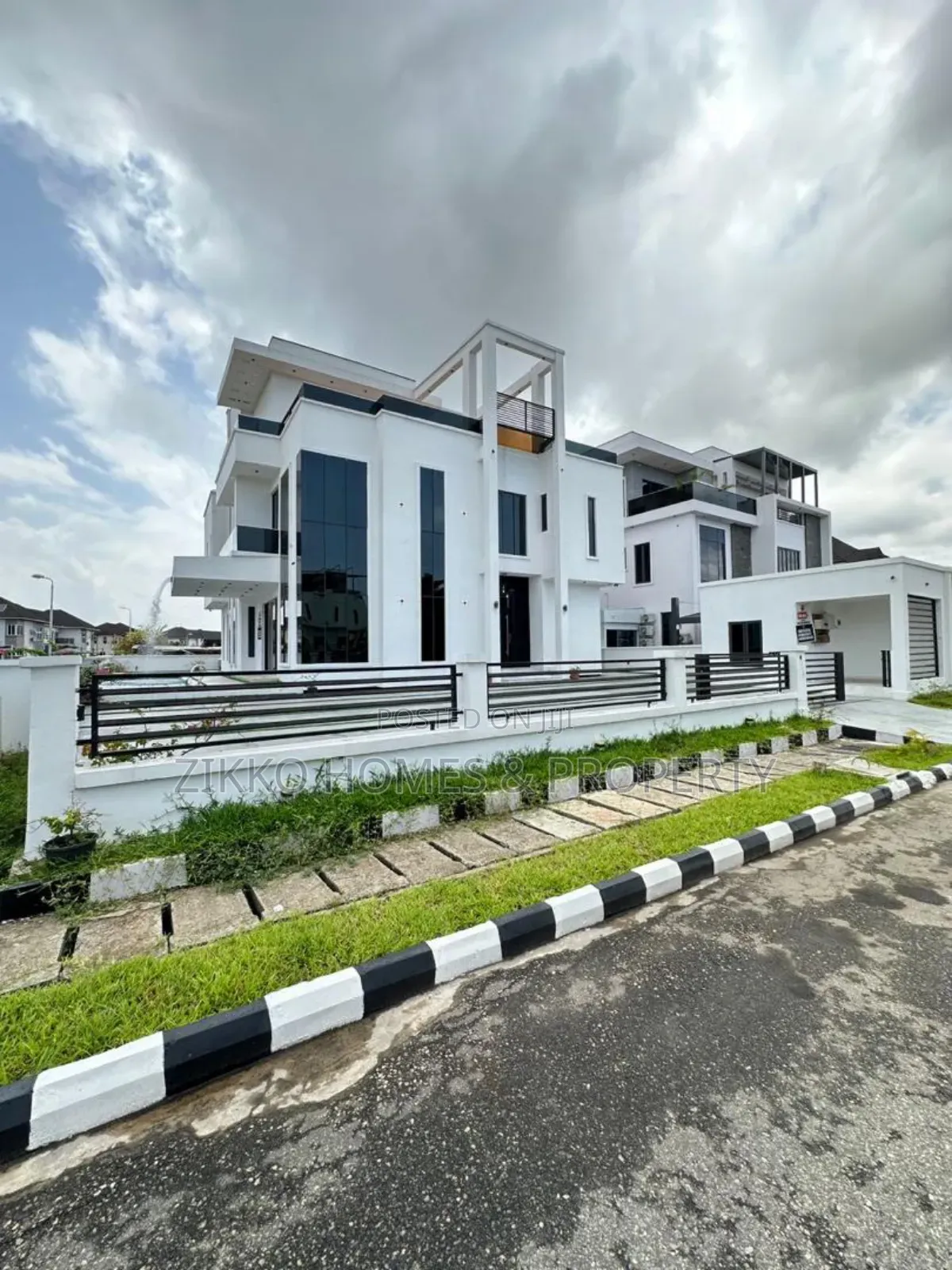 Furnished 5bdrm Duplex in Osapa London, Lekki Phase 1 for sale in Lekki Phase 1