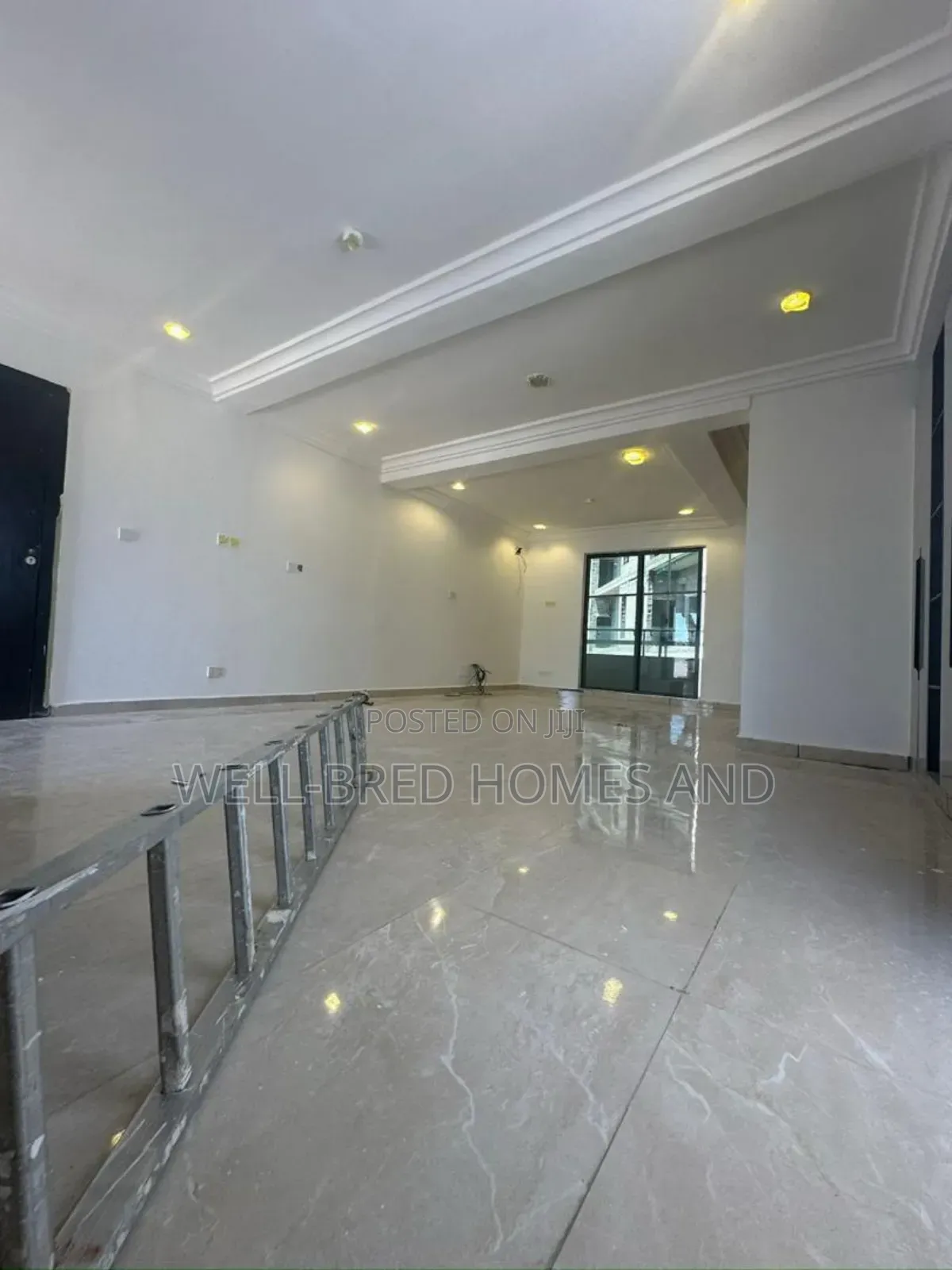 5bdrm Apartment in Periwinkle Estate, for rent in Lekki Phase 1