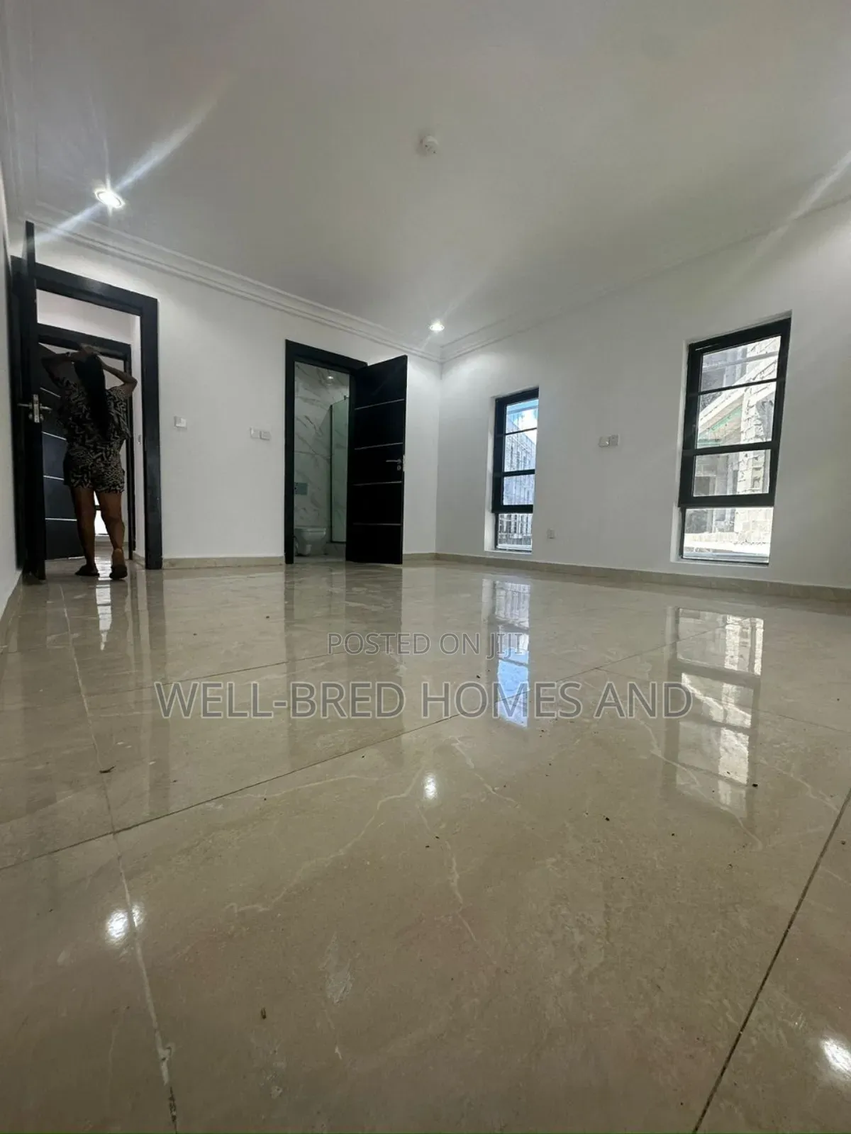 5bdrm Apartment in Periwinkle Estate, for rent in Lekki Phase 1
