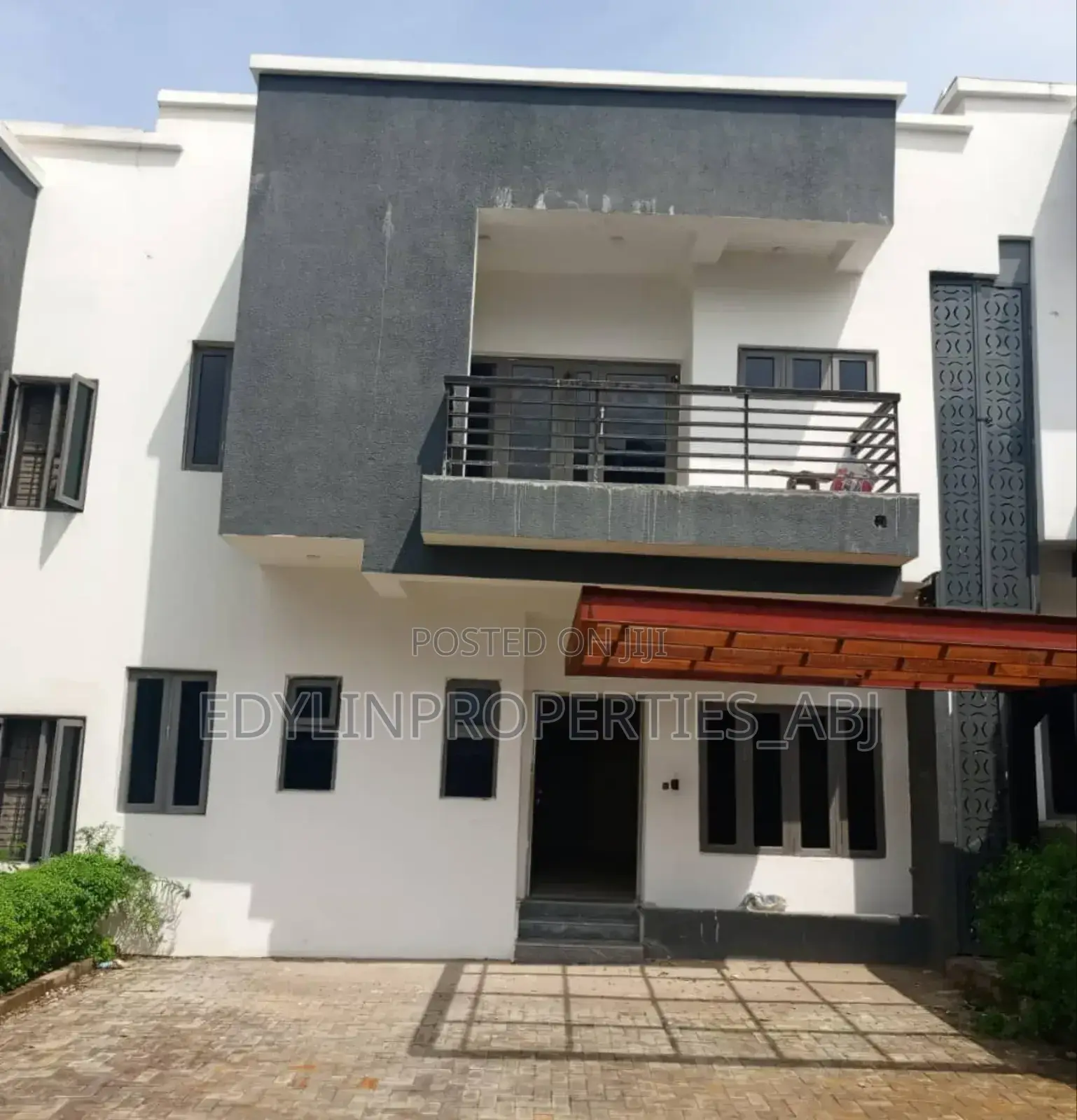 4bdrm Duplex in Inside An Estate, Life Camp for sale in Life Camp