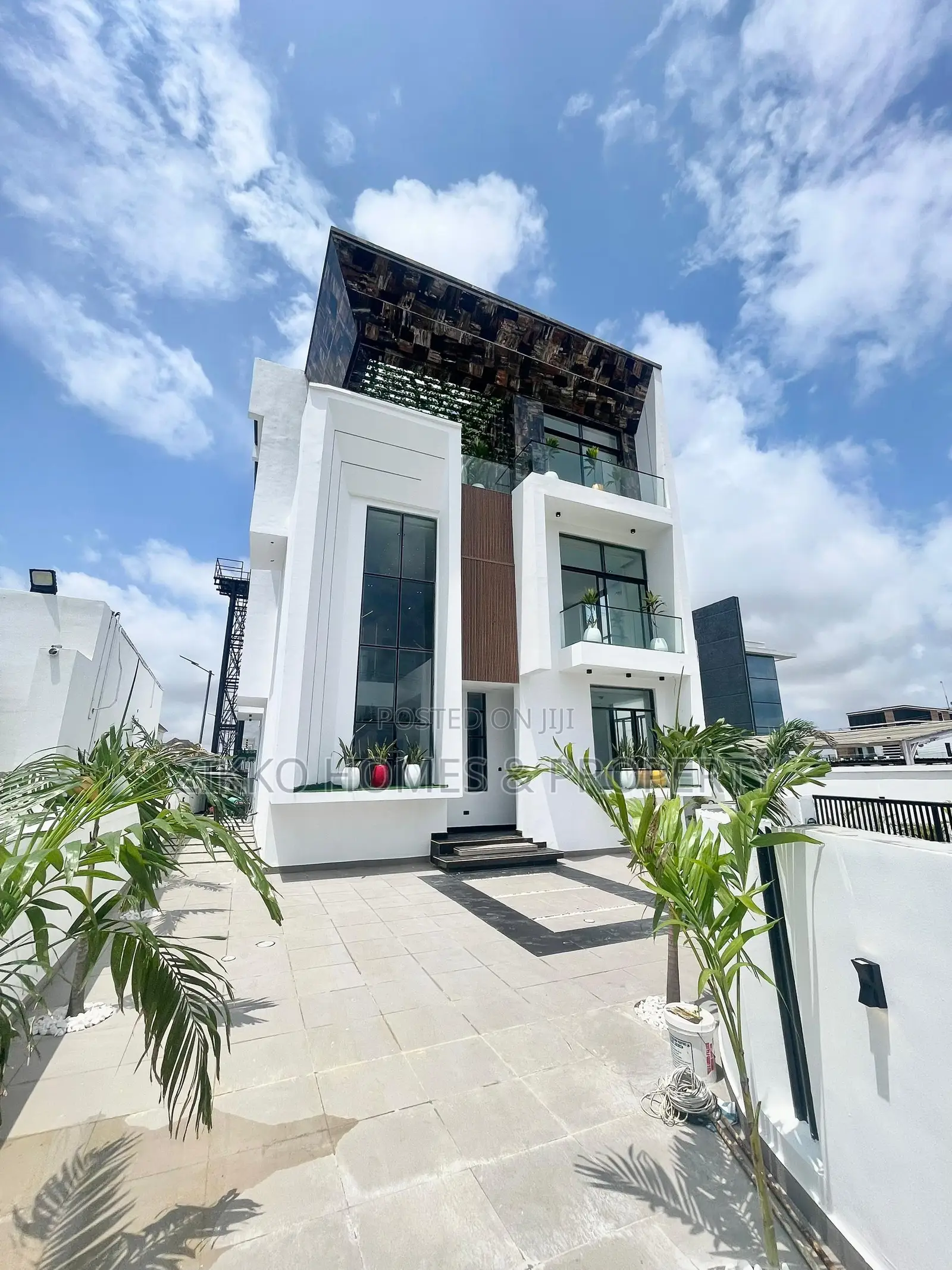 Furnished 5bdrm Duplex in Osapa london for sale in Osapa london