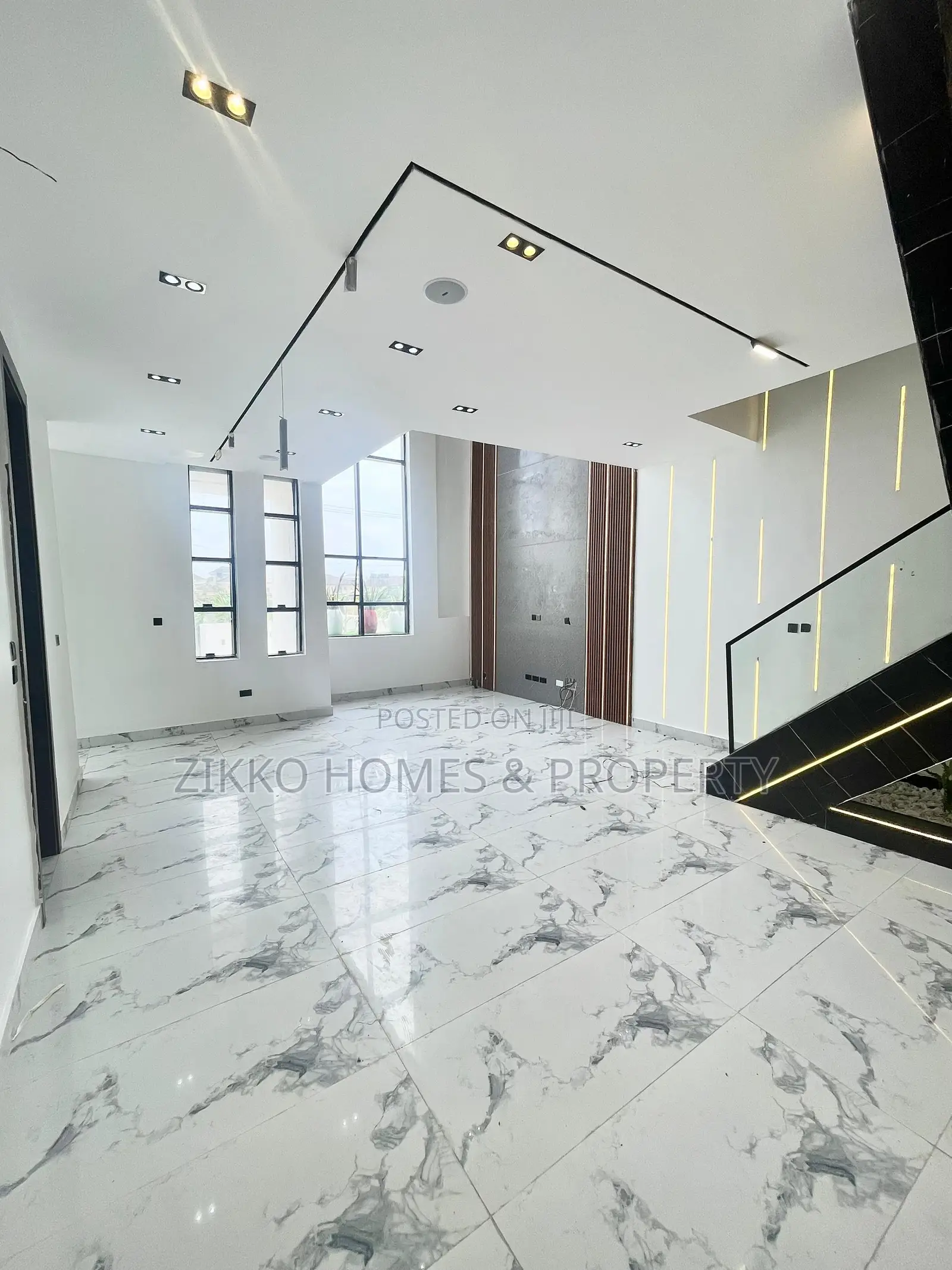 Furnished 5bdrm Duplex in Osapa london for sale in Osapa london