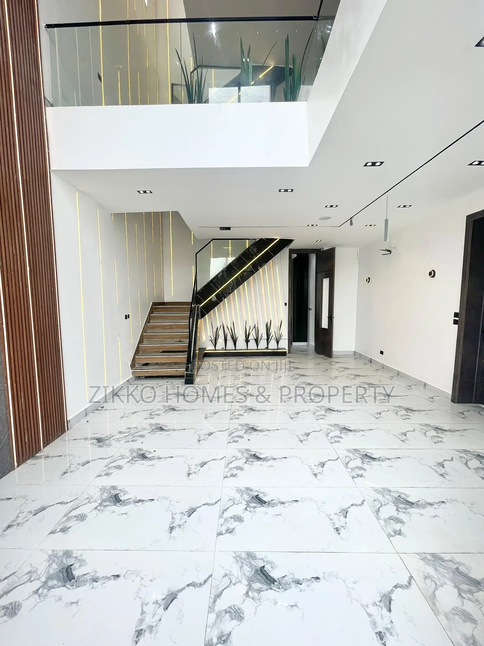 Furnished 5bdrm Duplex in Osapa london for sale in Osapa london
