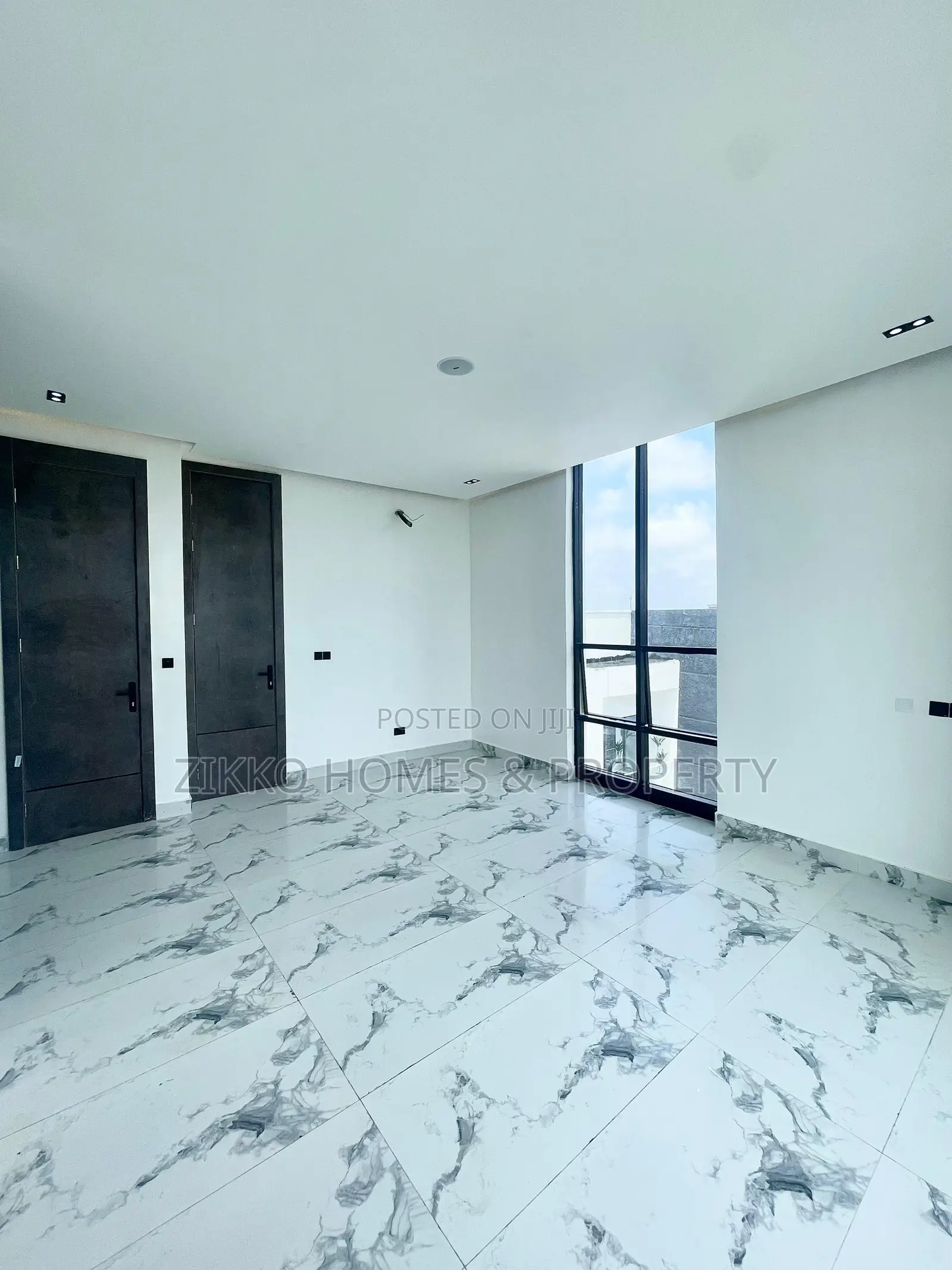 Furnished 5bdrm Duplex in Osapa london for sale in Osapa london