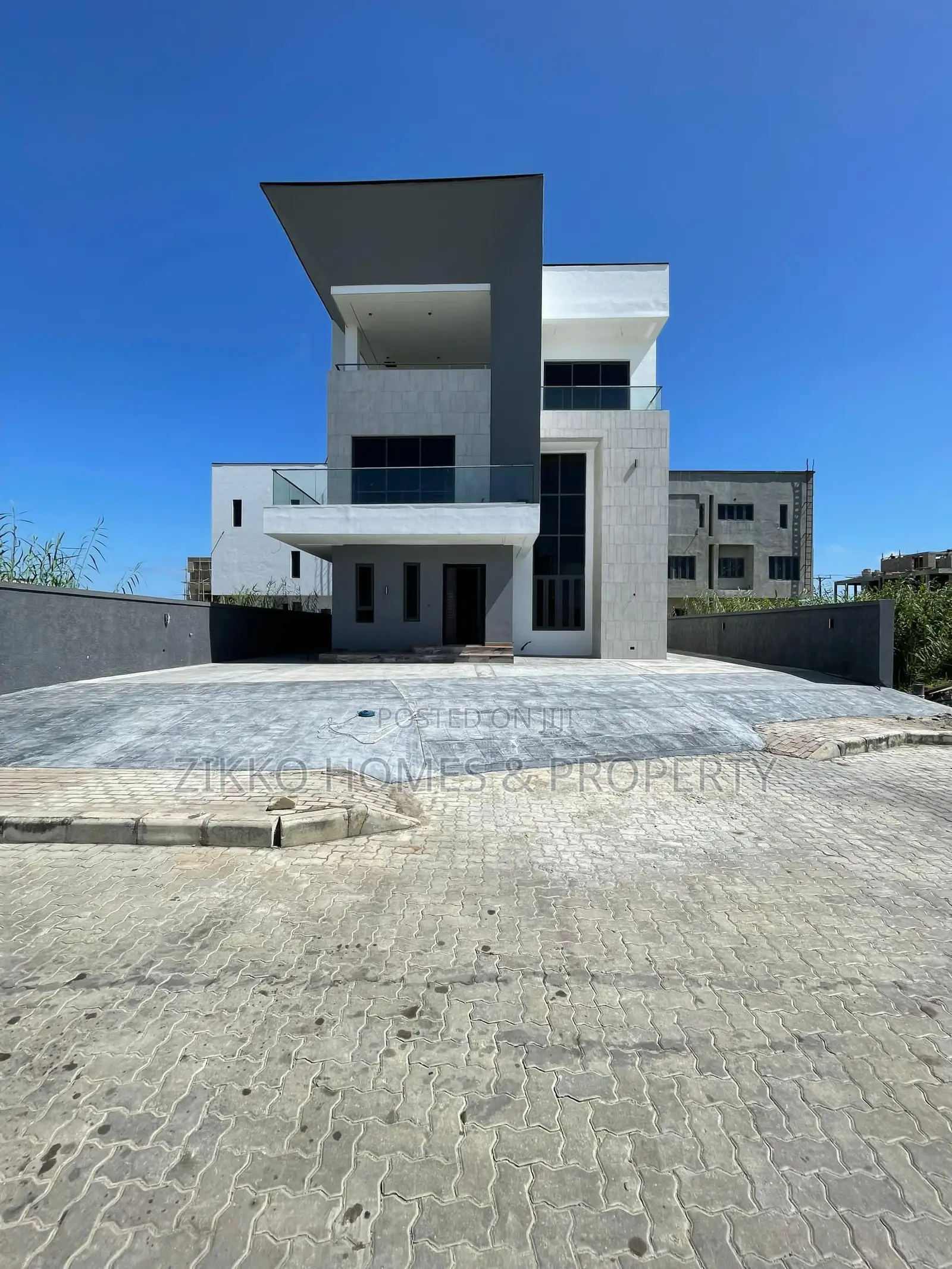 Furnished 5bdrm Duplex in Ikate for sale in Ikate
