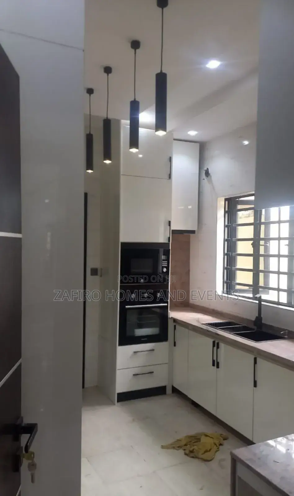 5bdrm Duplex in Golf Club Onireke for sale in Dugbe (Onireke)