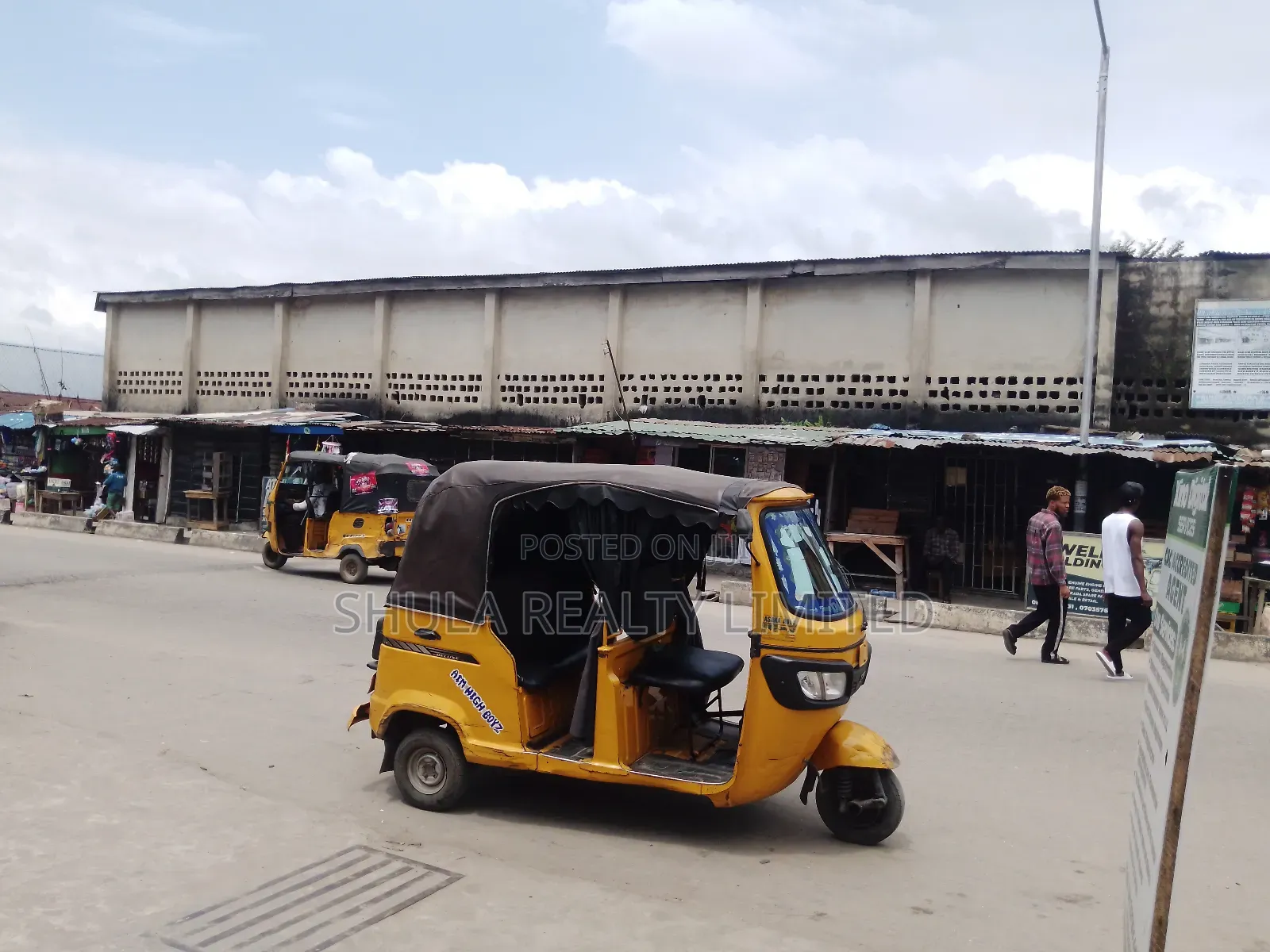 Warehouse for Sale in Iba / Ojo