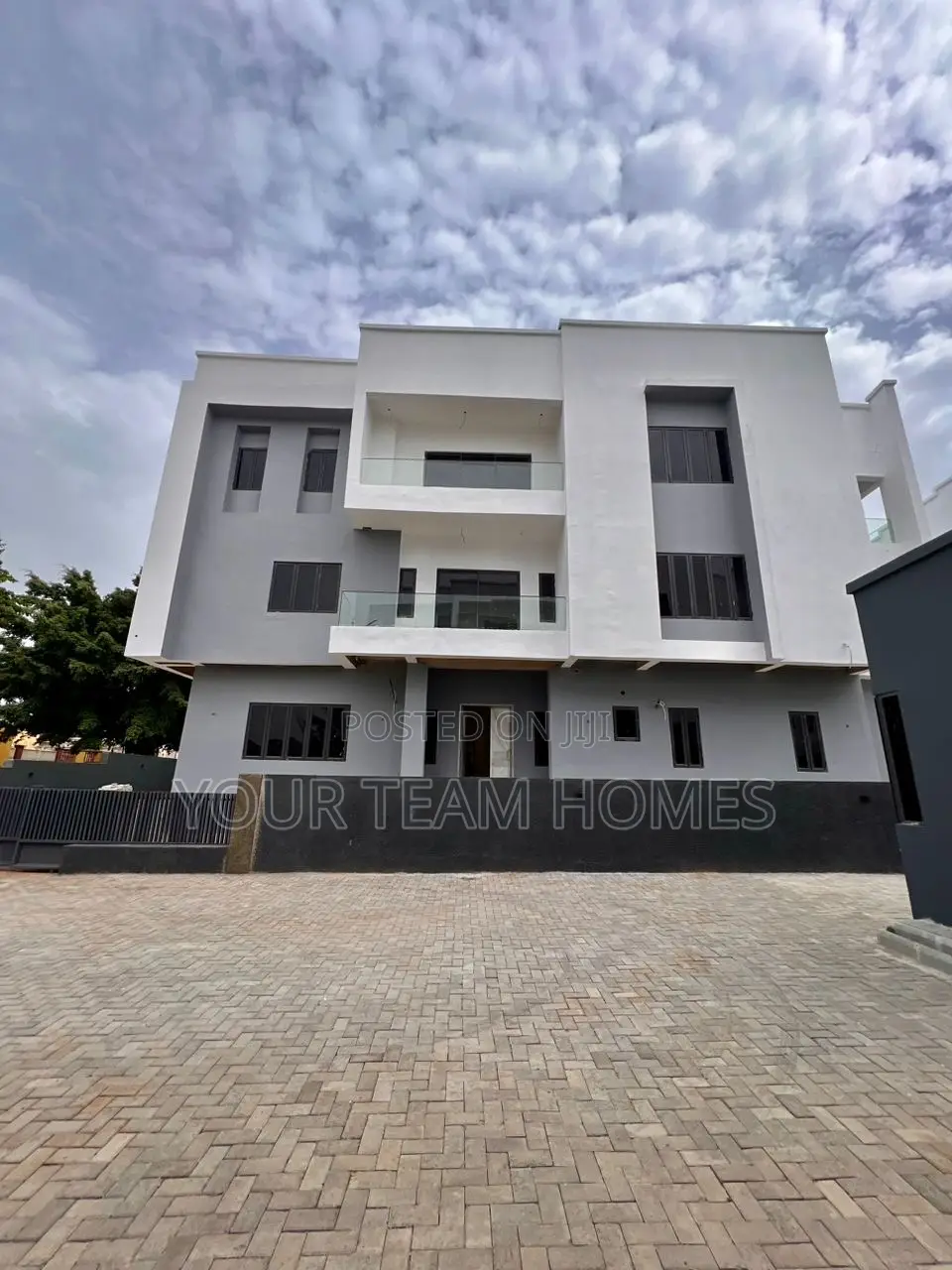 7bdrm Duplex in Asokoro for sale in Asokoro
