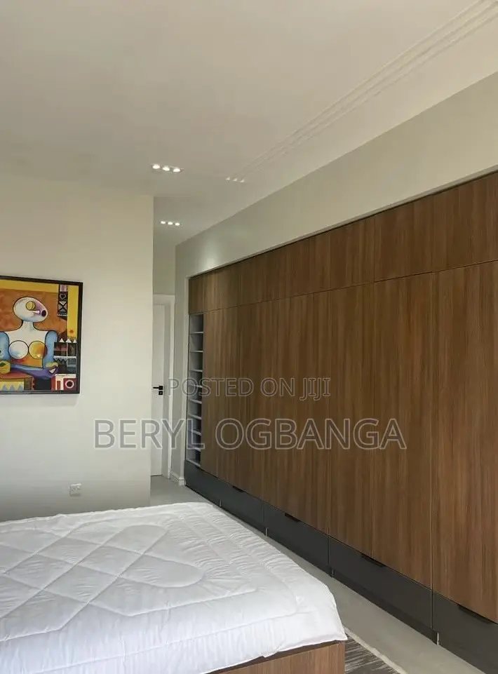 Luxury and Spacious 2bedroom With a Pool and Gym in Lagos Island / Lagos Island