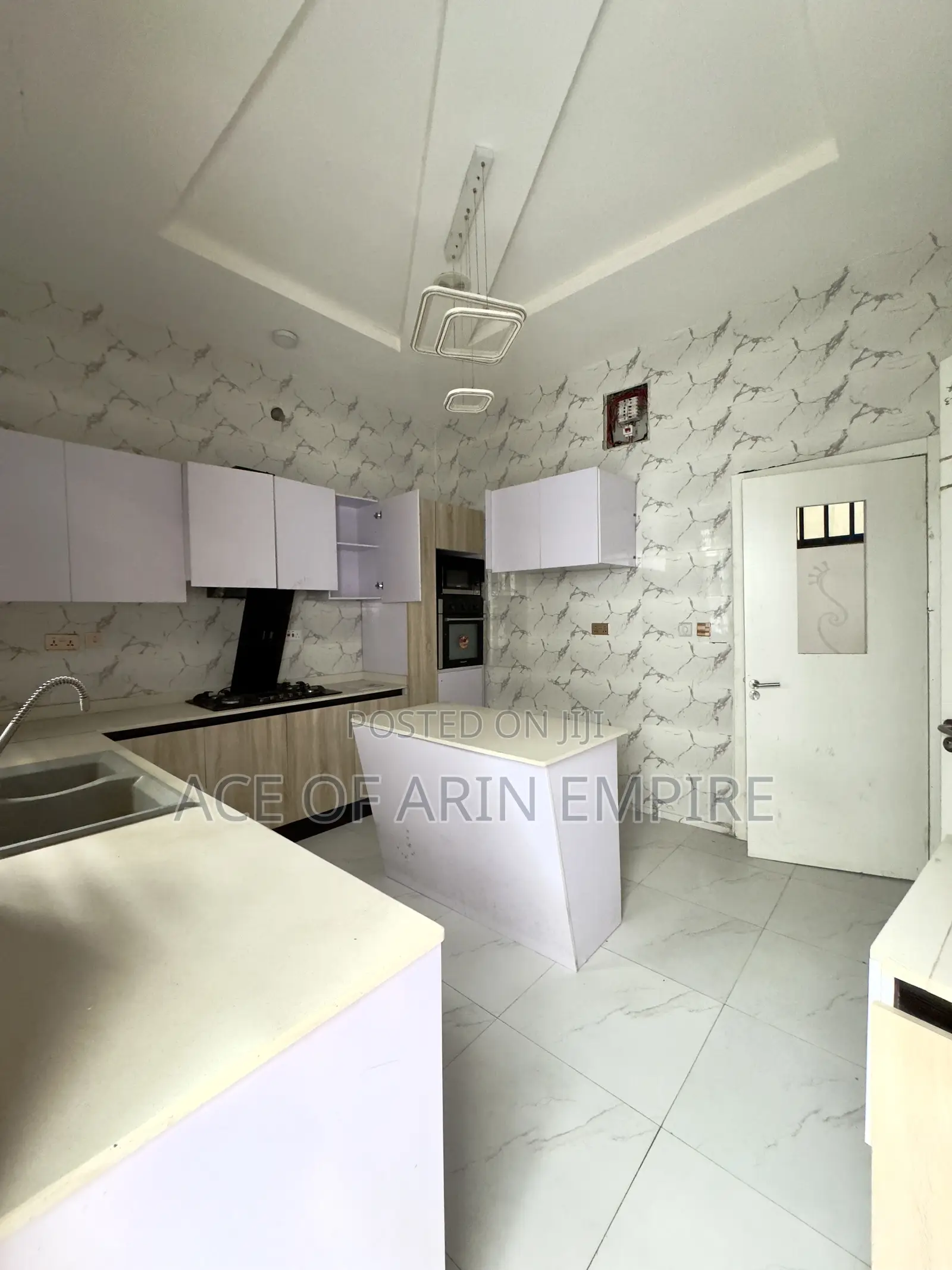 5bdrm Duplex in Ajah Estate for sale in Ajah