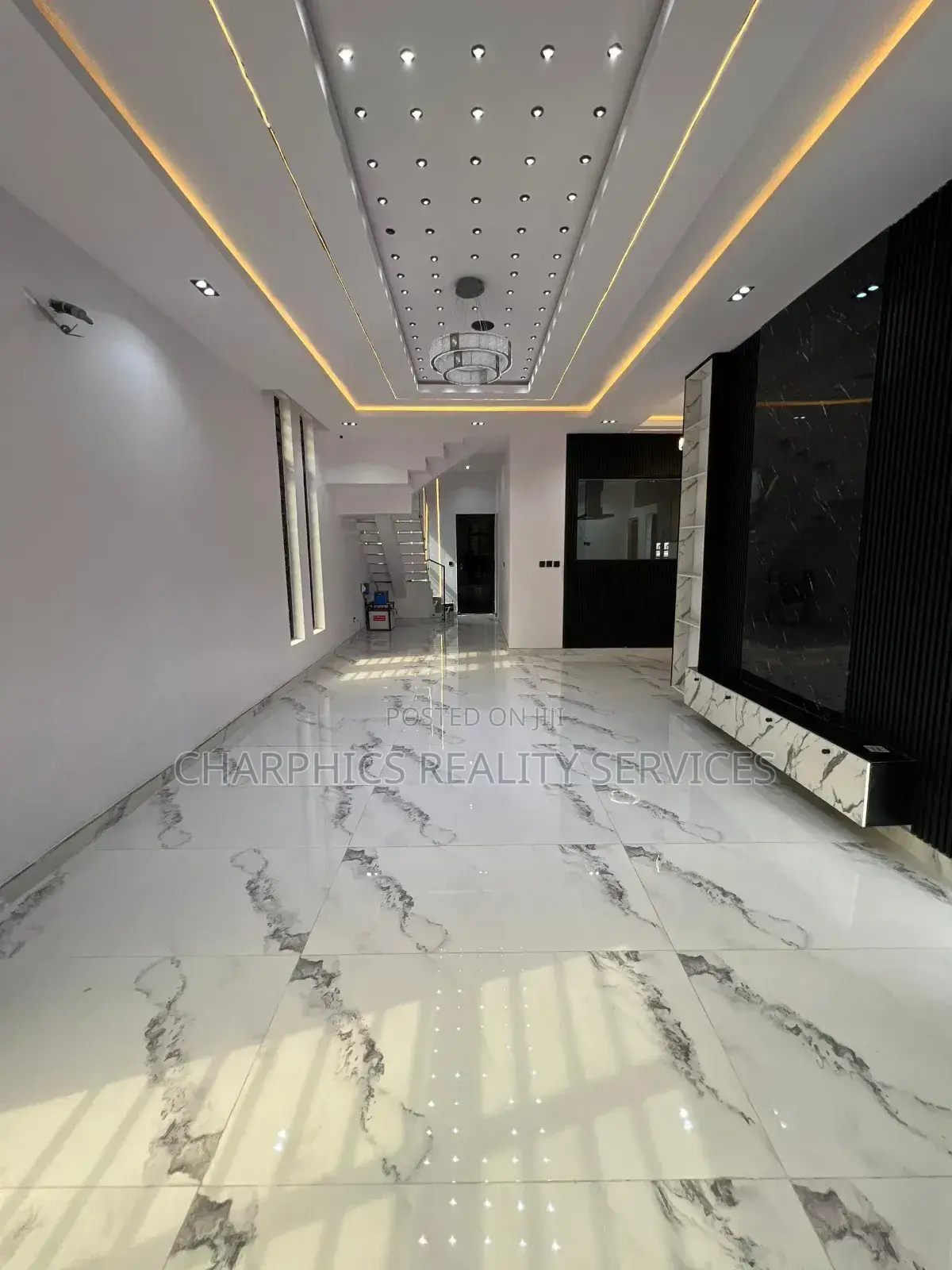 5bdrm Duplex in Ikota for sale in Ikota