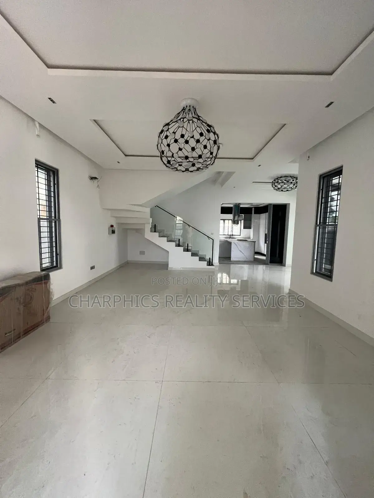 5bdrm Duplex in Lekki Phase 1 for sale in Lekki Phase 1