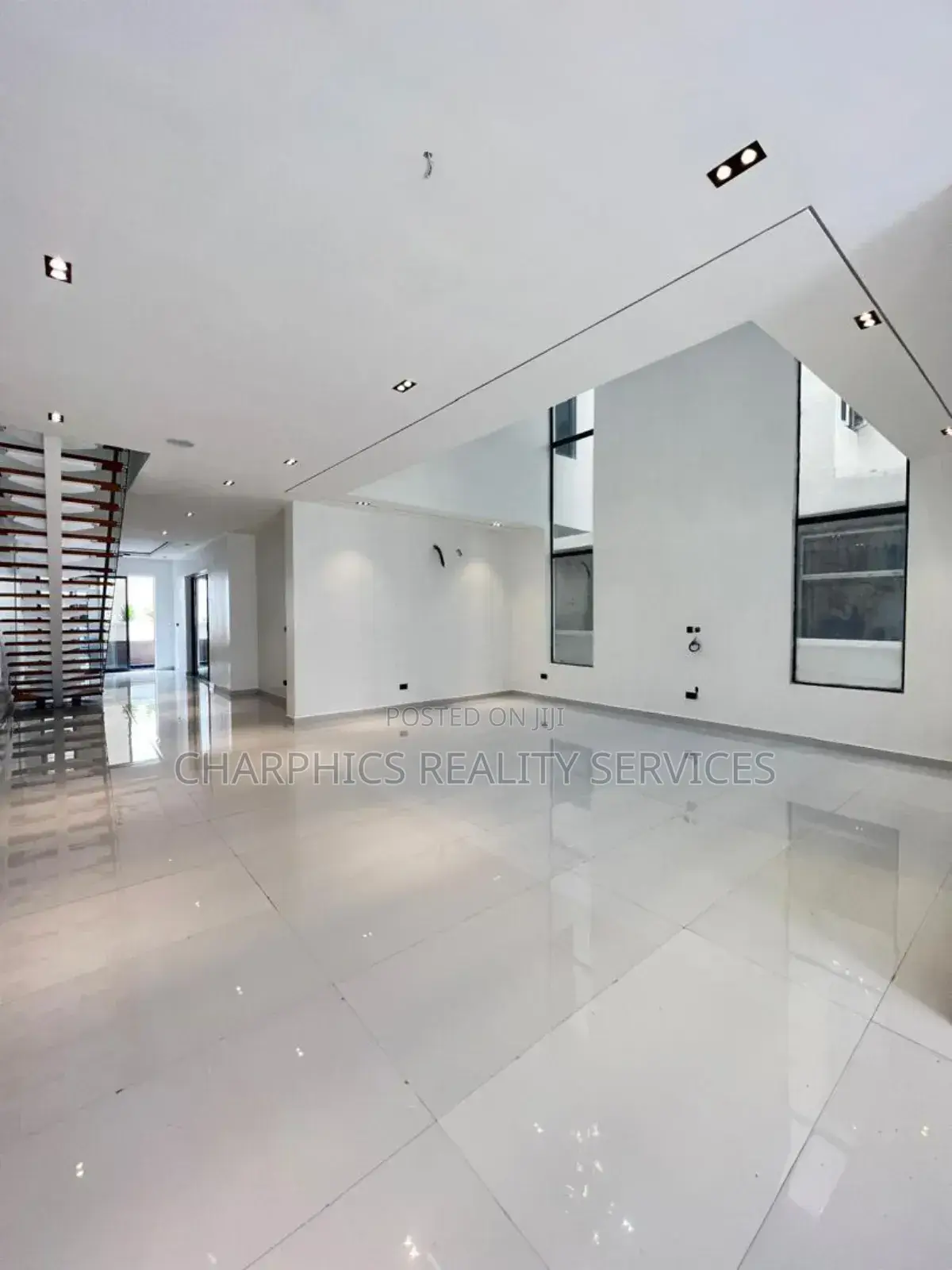 5bdrm Duplex in Lekki for sale in Lekki