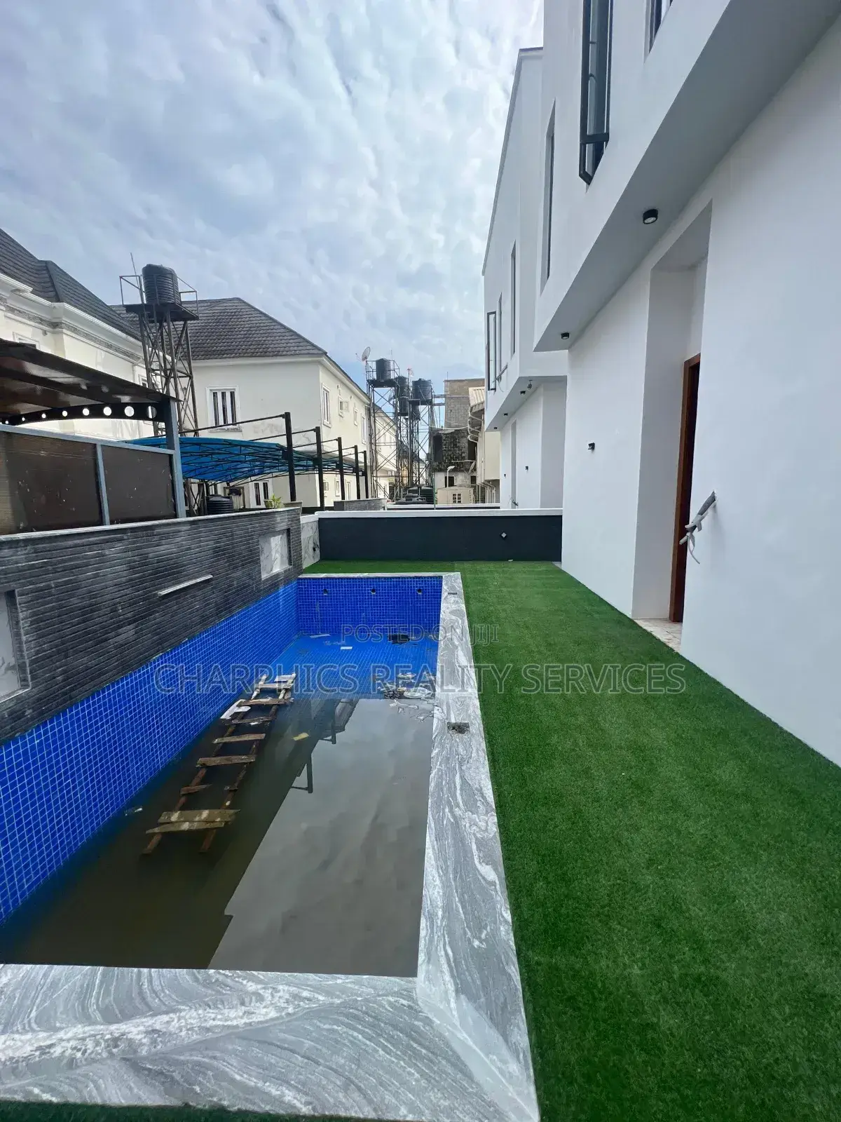 5bdrm Duplex in Lekki for sale in Lekki