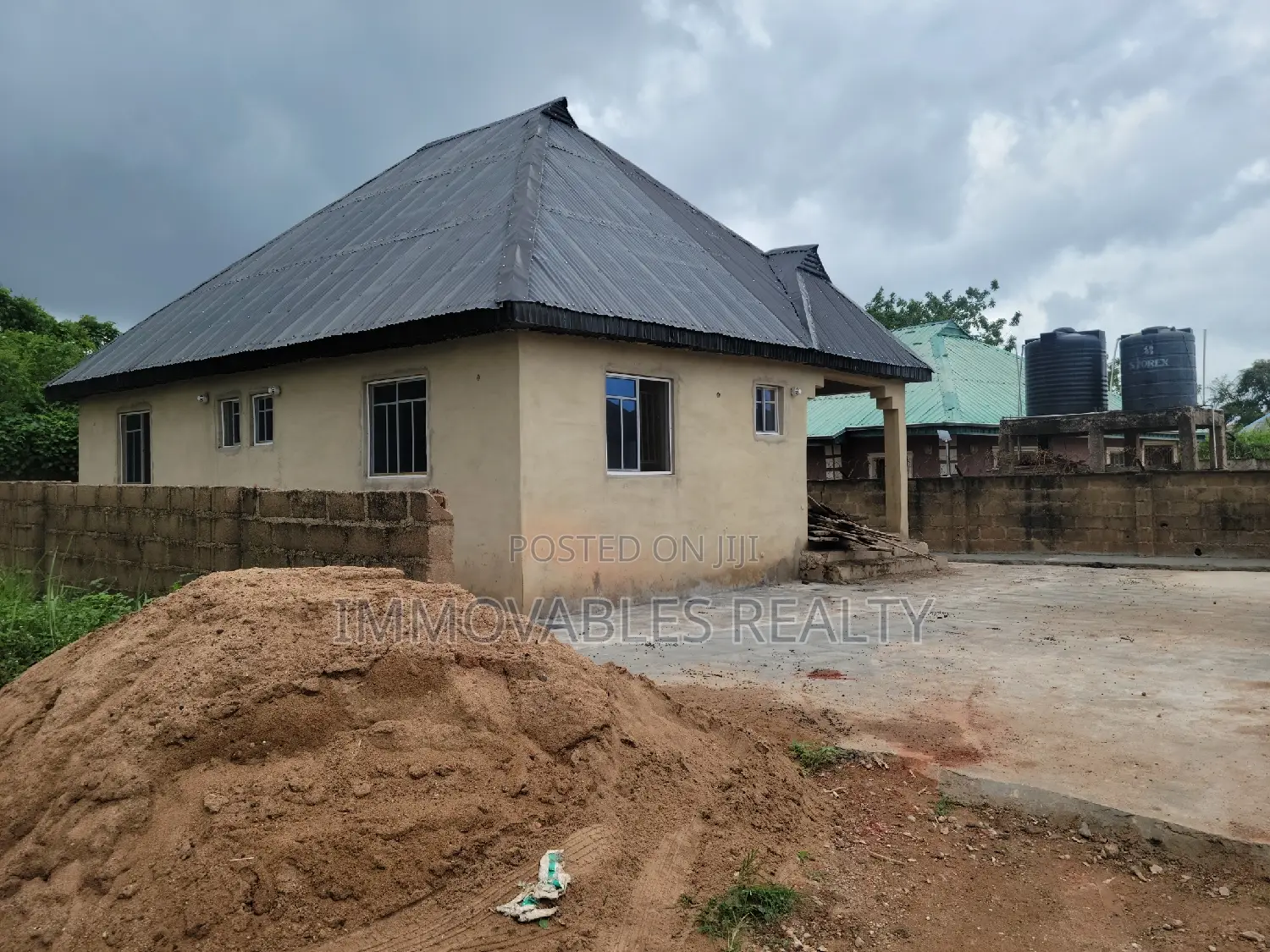2bdrm Block of Flats in Immovables Realty, Abeokuta North for sale in Abeokuta North