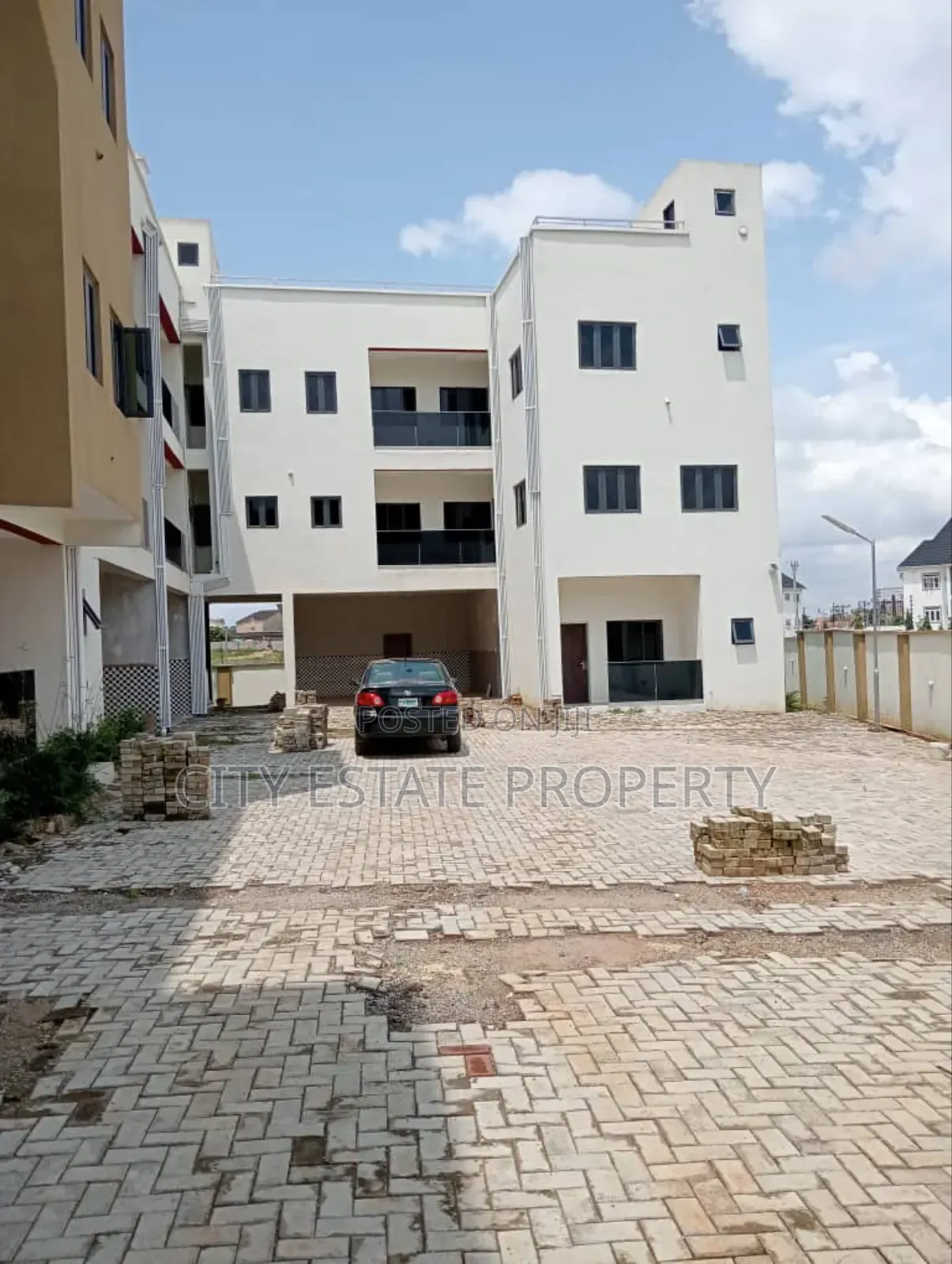 Furnished 4bdrm Townhouse/Terrace in Godab Brains And, Life Camp in Life Camp