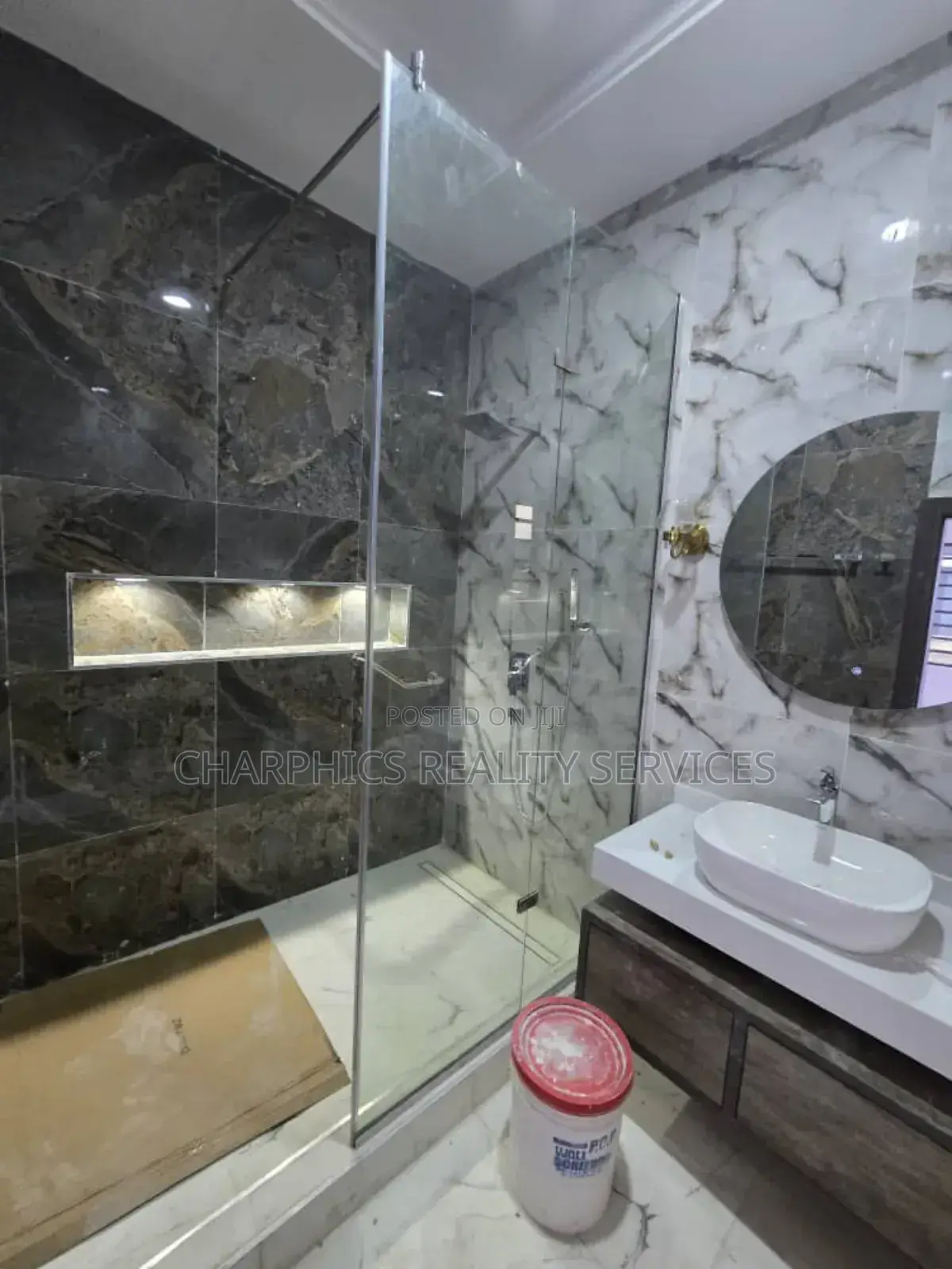 5bdrm Duplex in Omole Phase 2 for sale in Omole Phase 2