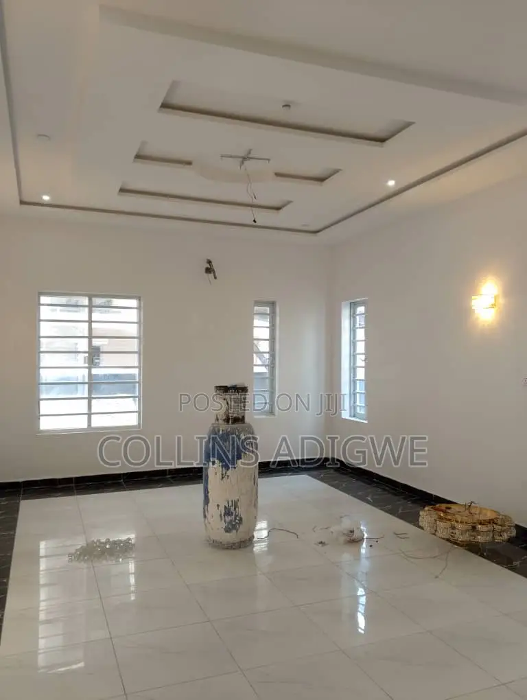 5bdrm Duplex in Ikota Express Lekki for sale in Ikota