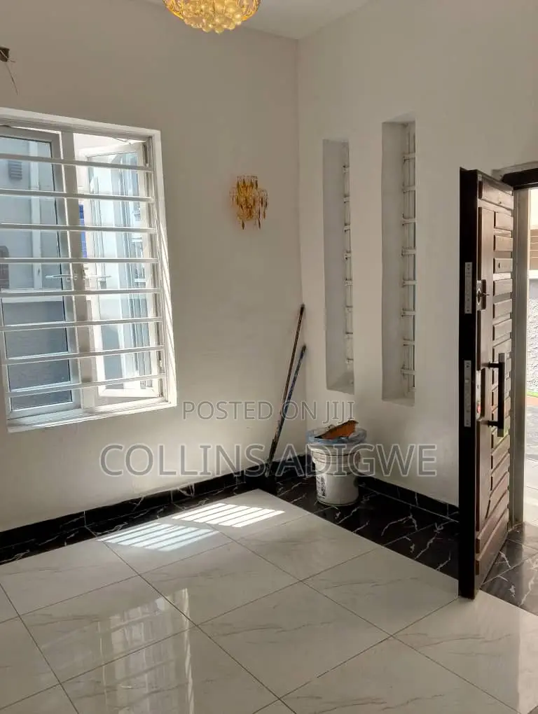 5bdrm Duplex in Ikota Express Lekki for sale in Ikota