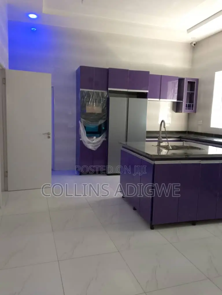 5bdrm Duplex in Ikota Express Lekki for sale in Ikota