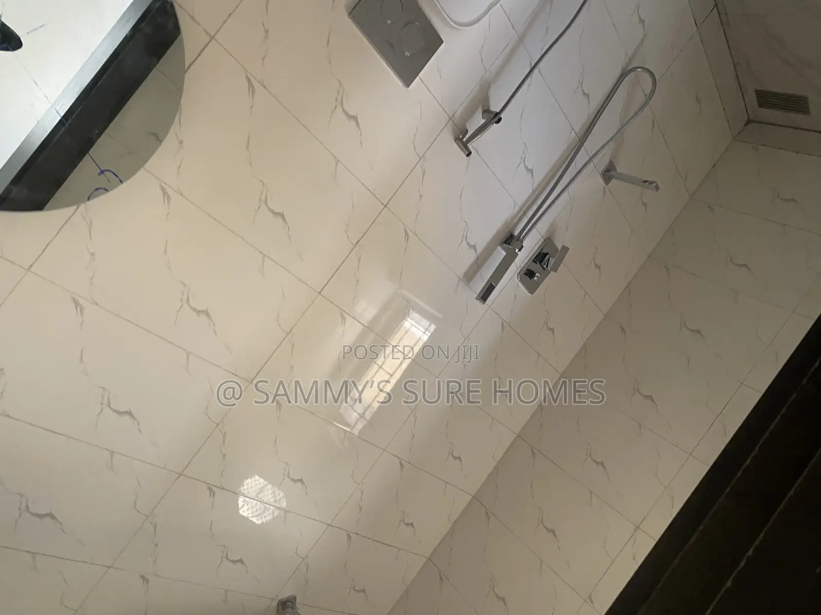 3bdrm Bungalow in Queens Estate, Gwarinpa for sale in Gwarinpa