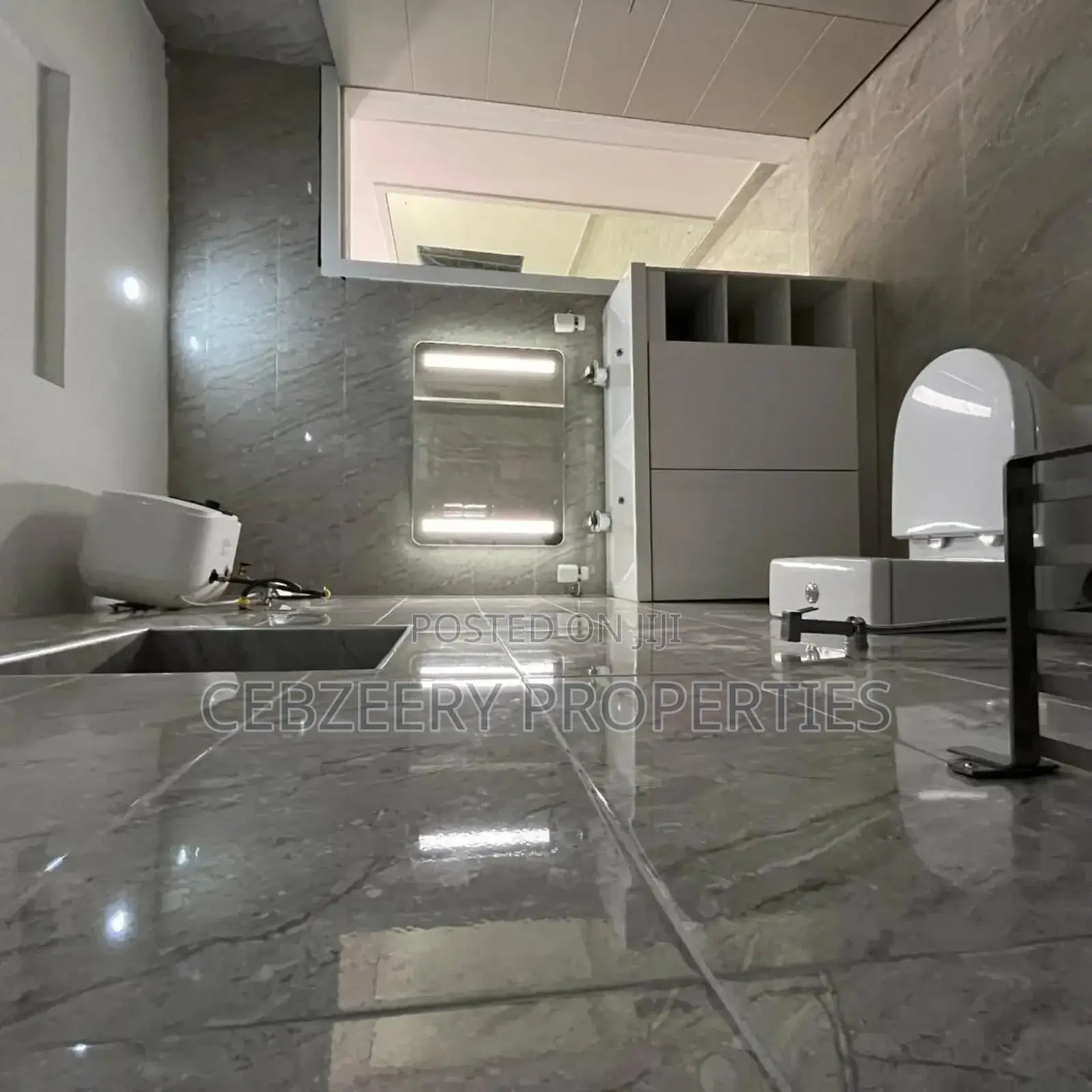5bdrm Duplex in GRA Phase 1 for sale in GRA Phase 1