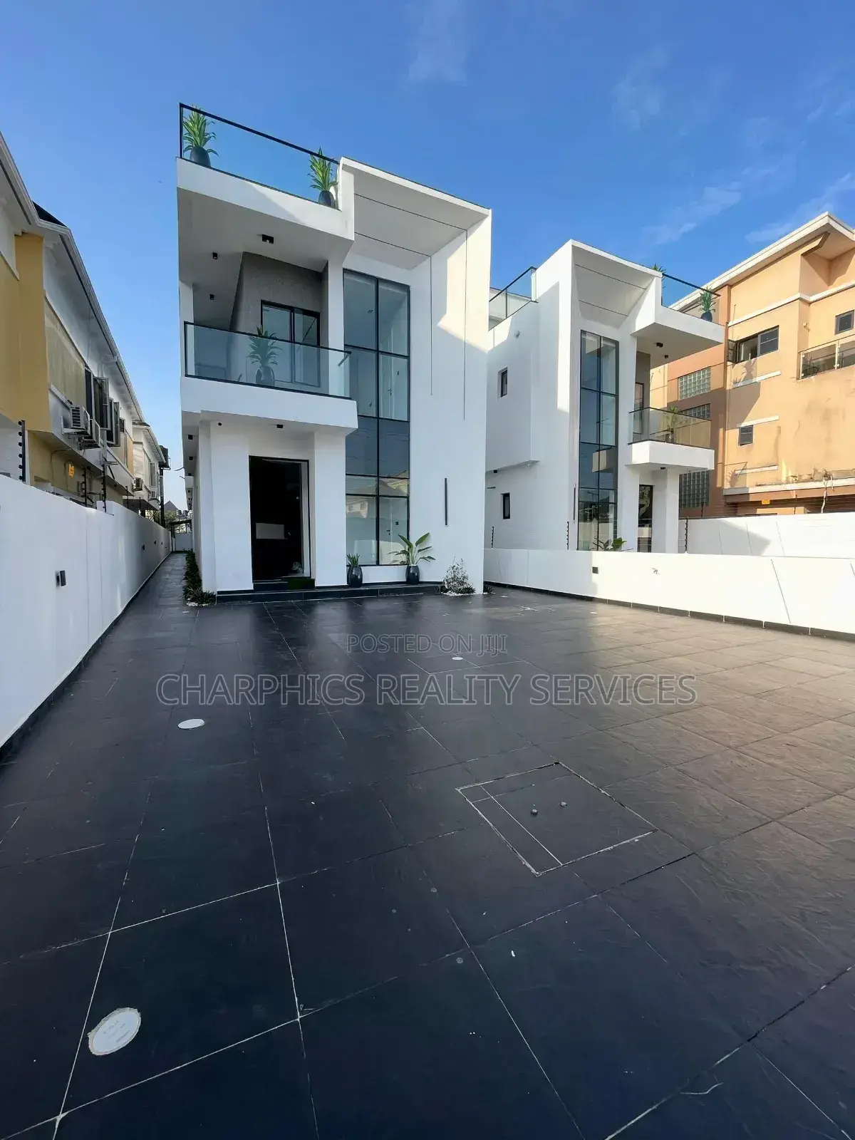 5bdrm Duplex in Lekki for sale in Lekki