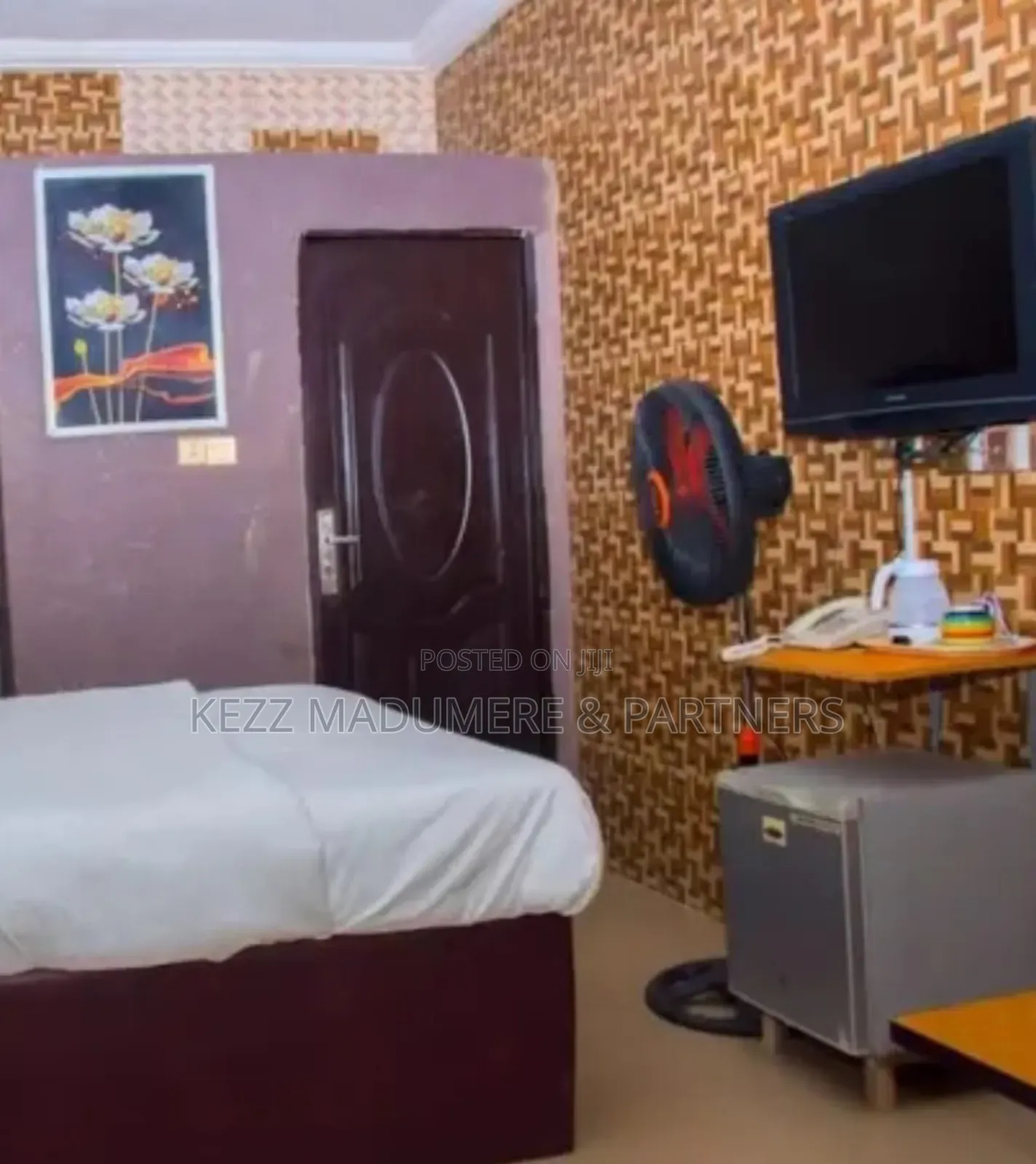 For Sale : 20 Rooms Hotel on 4 Plots in Owerri , Imo State in Port-Harcourt