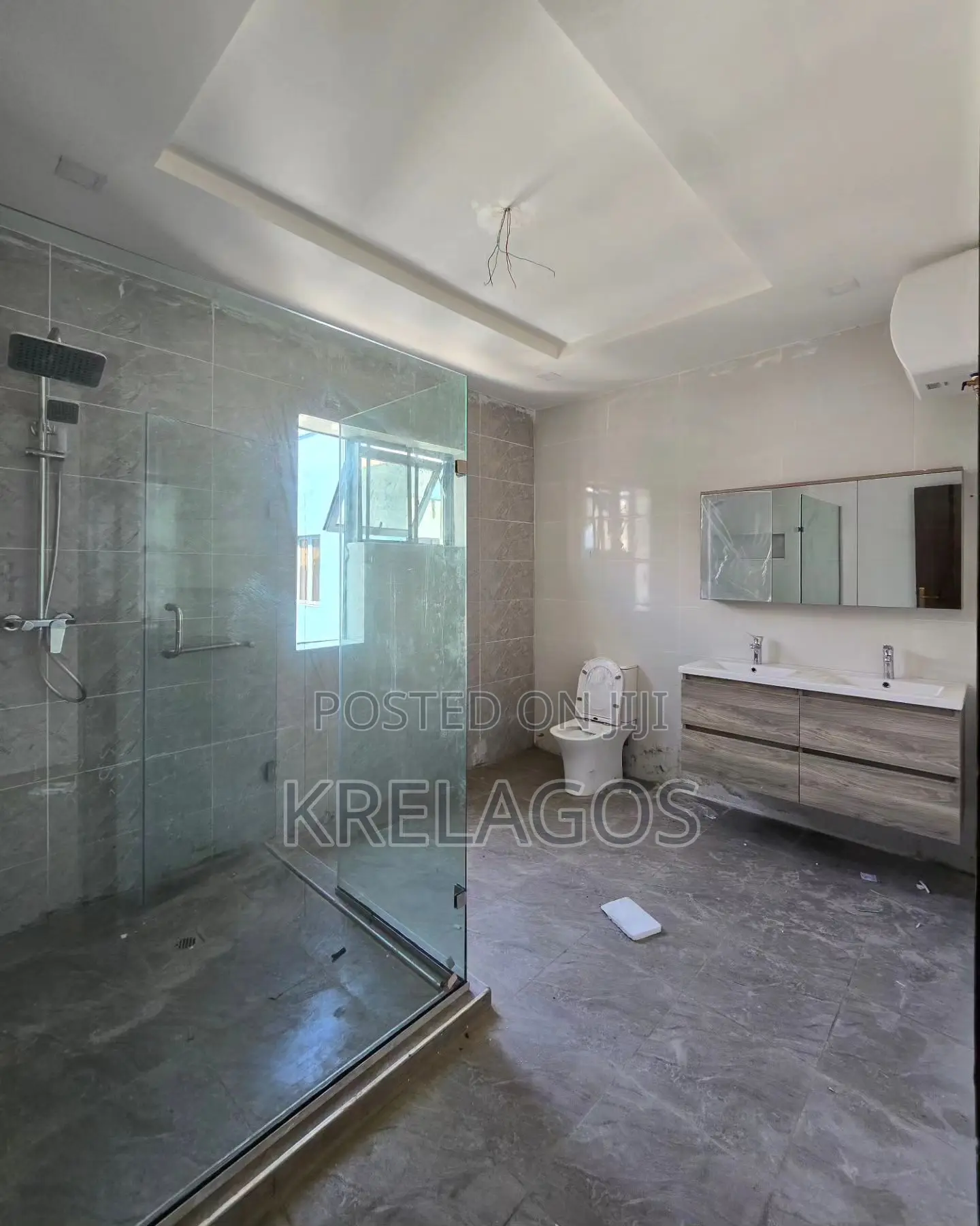 5bdrm Duplex in Chevron for sale in Chevron