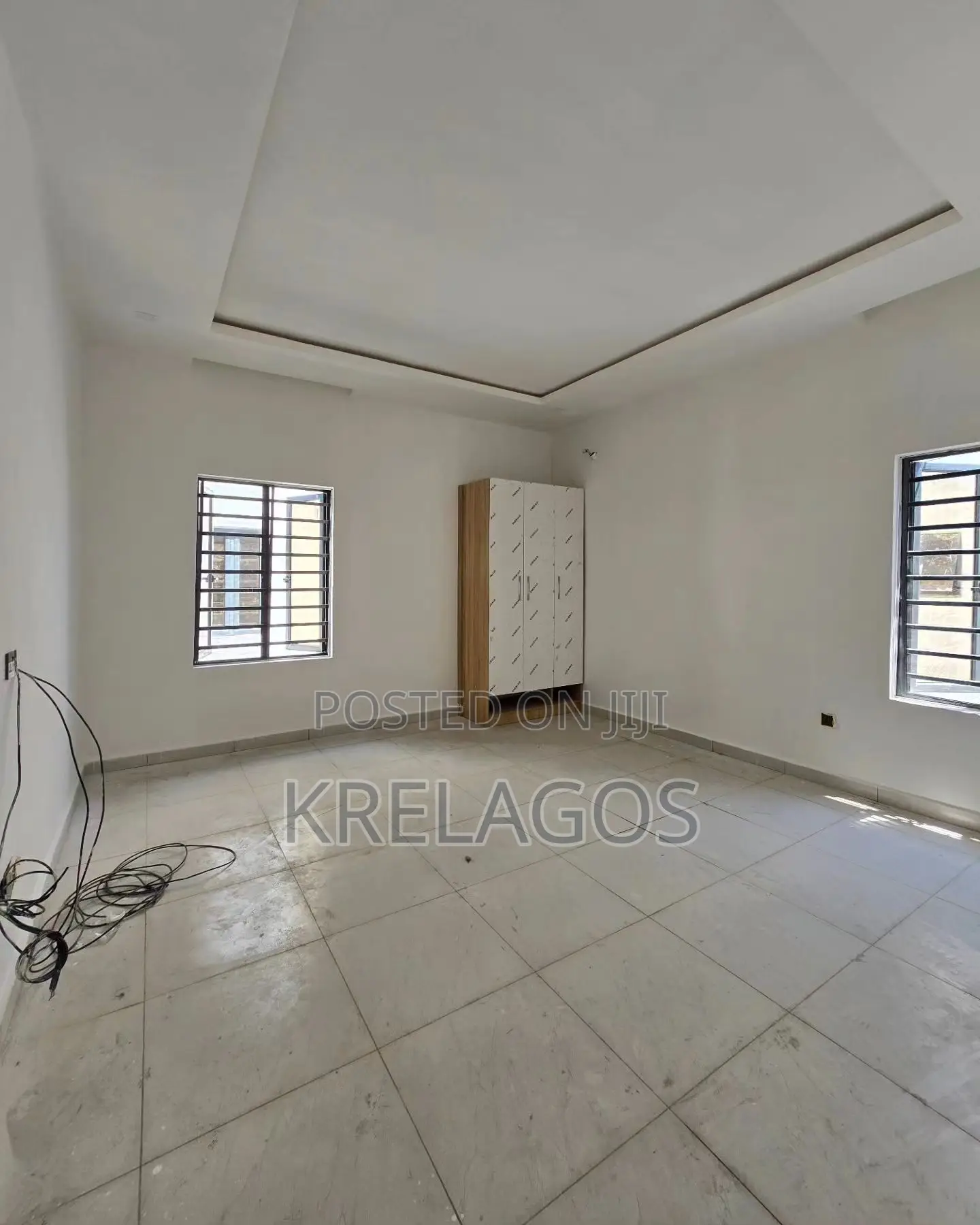 5bdrm Duplex in Chevron for sale in Chevron