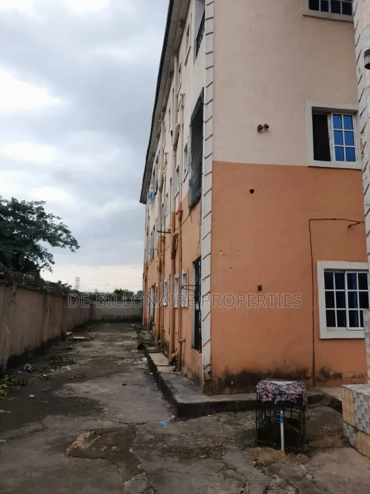 Hostel for Sale in Nekede Owerri, 30 Rooms in Owerri