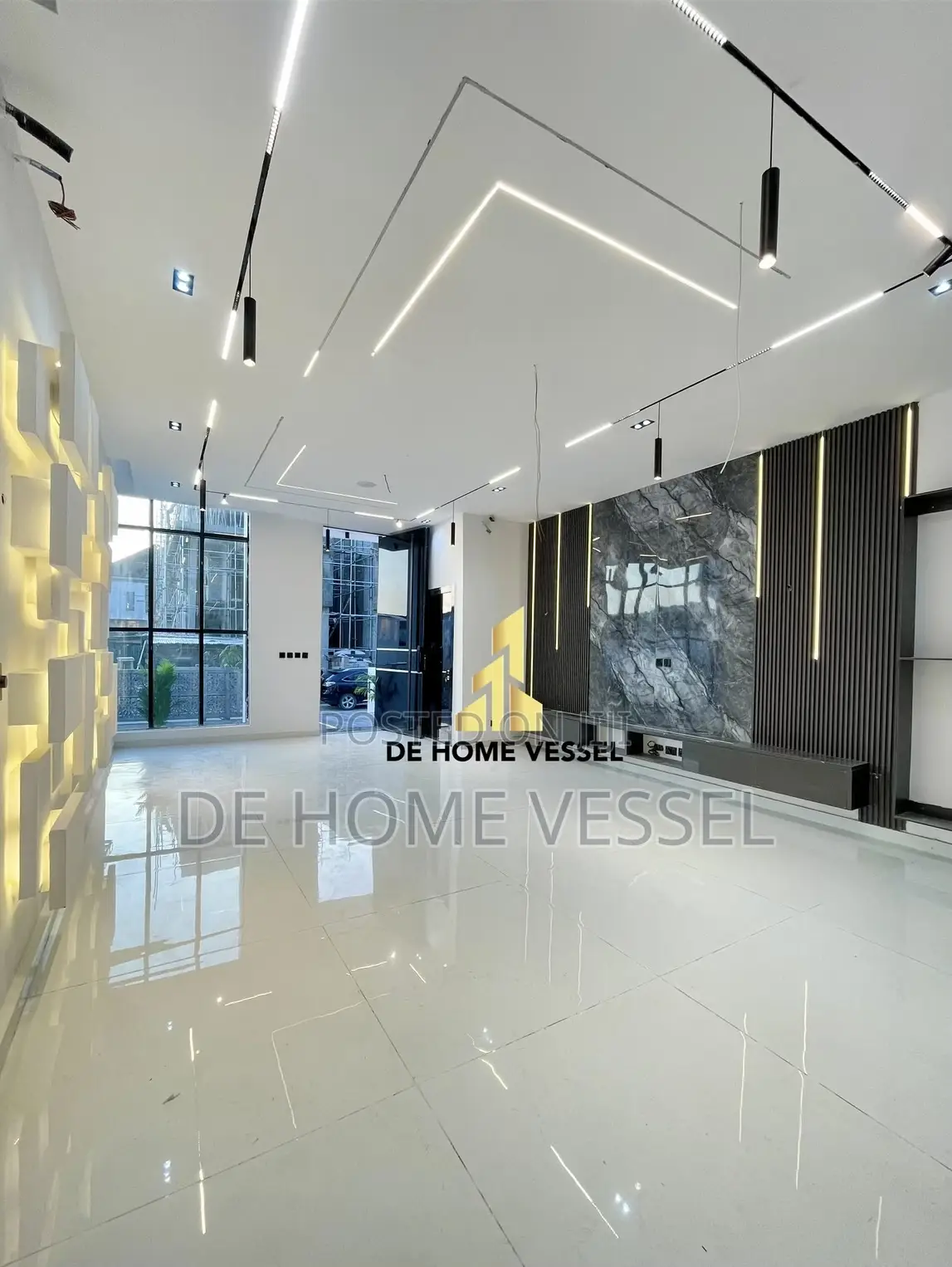 Luxury 5 Bed Detached Home With Pool in Chevron