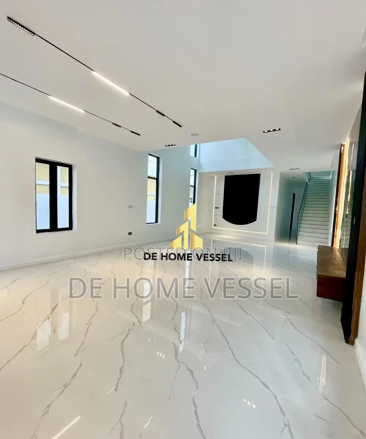 5bdrm Duplex in Chevron for sale in Chevron