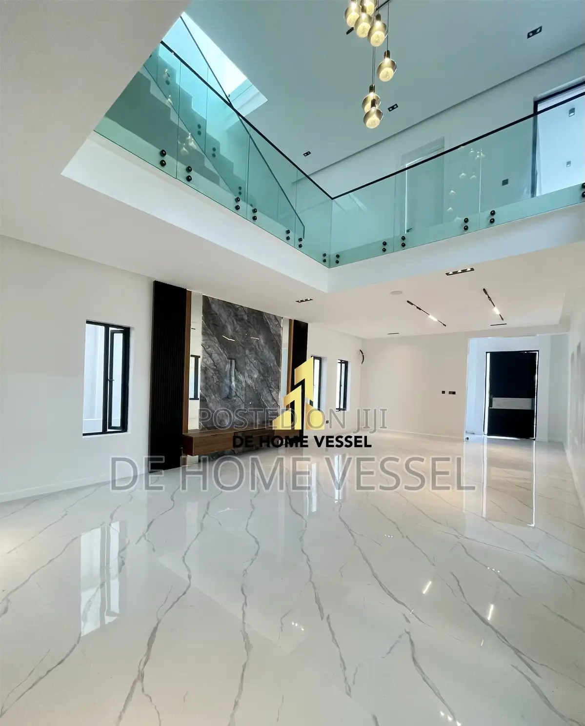 5bdrm Duplex in Chevron for sale in Chevron