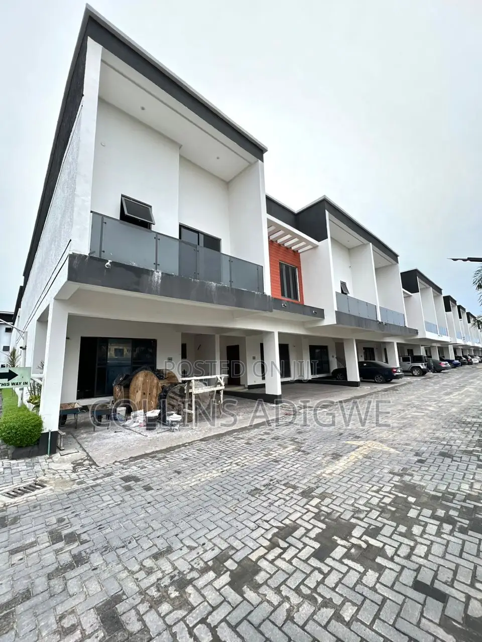 4bdrm Townhouse/Terrace in Dia Estate Ologolo for sale in Ologolo