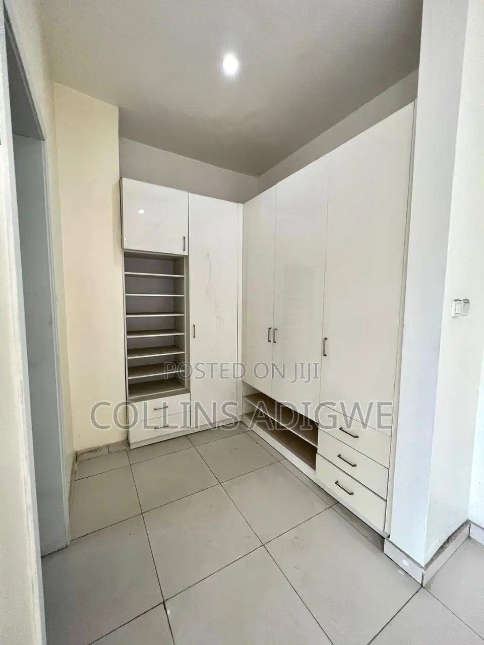 4bdrm Townhouse/Terrace in Dia Estate Ologolo for sale in Ologolo
