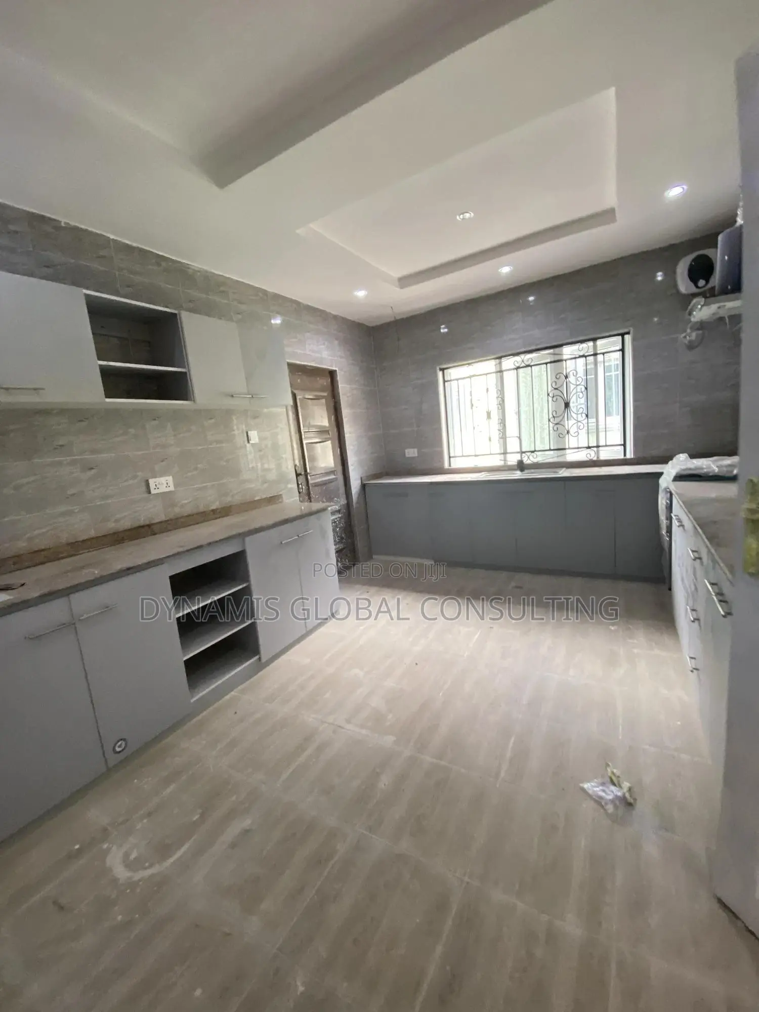 Furnished 3bdrm Block of Flats in Unilag Estate Magodo for rent in Magodo