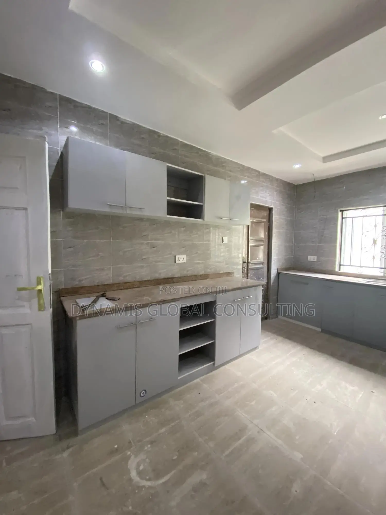 Furnished 3bdrm Block of Flats in Unilag Estate Magodo for rent in Magodo