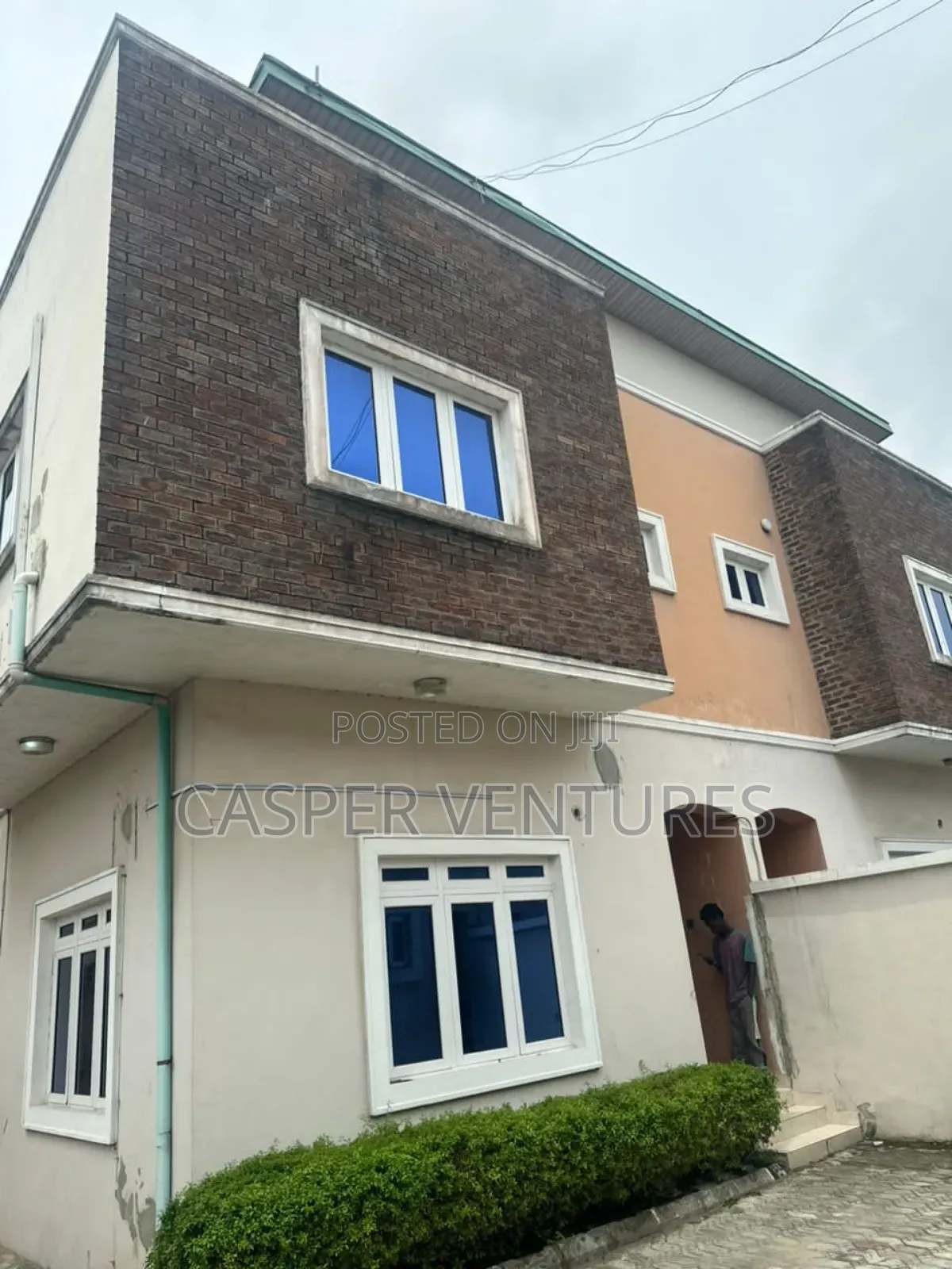3bdrm Duplex in Eyeli, Agungi for rent in Agungi
