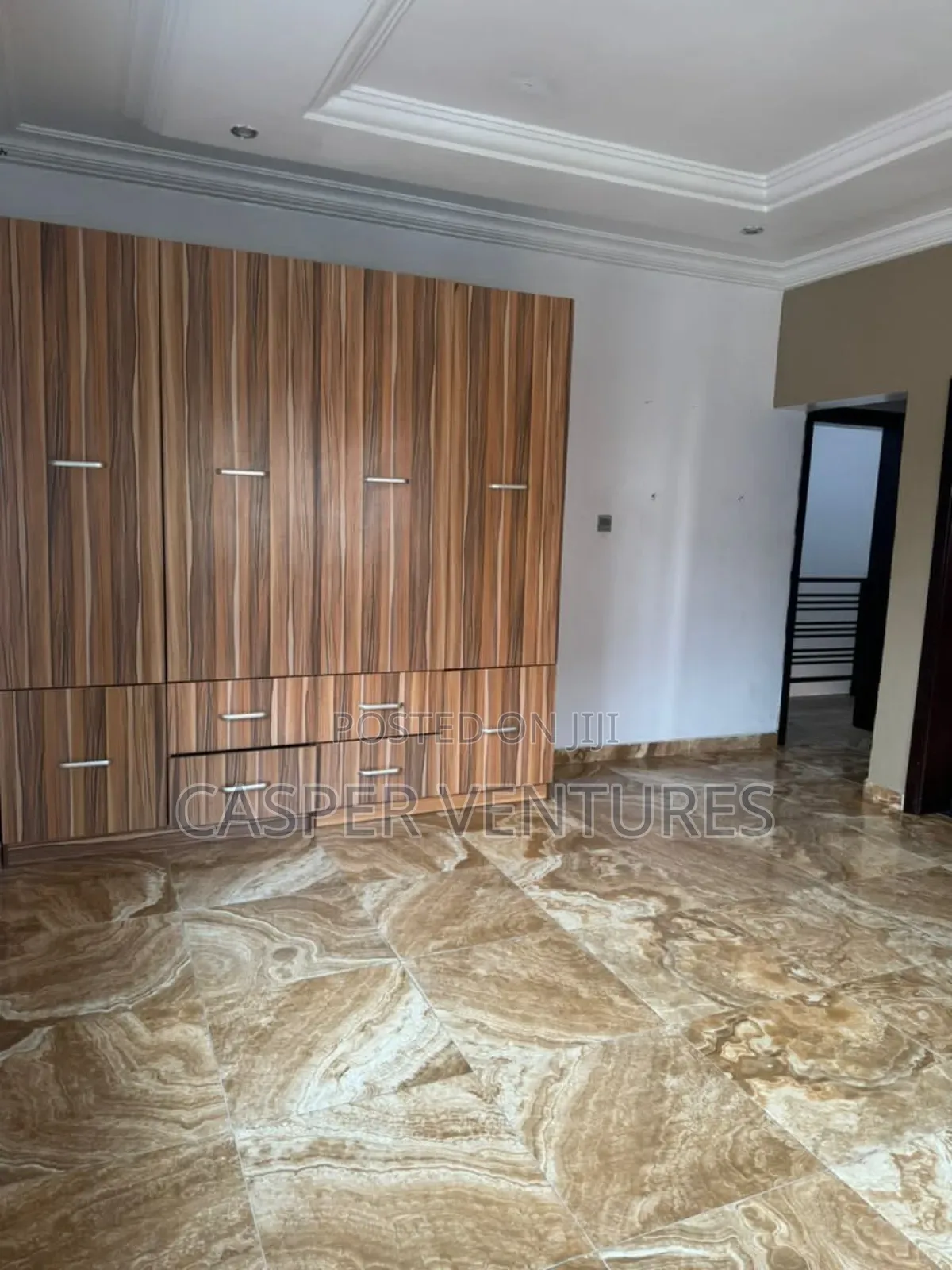 3bdrm Duplex in Eyeli, Agungi for rent in Agungi