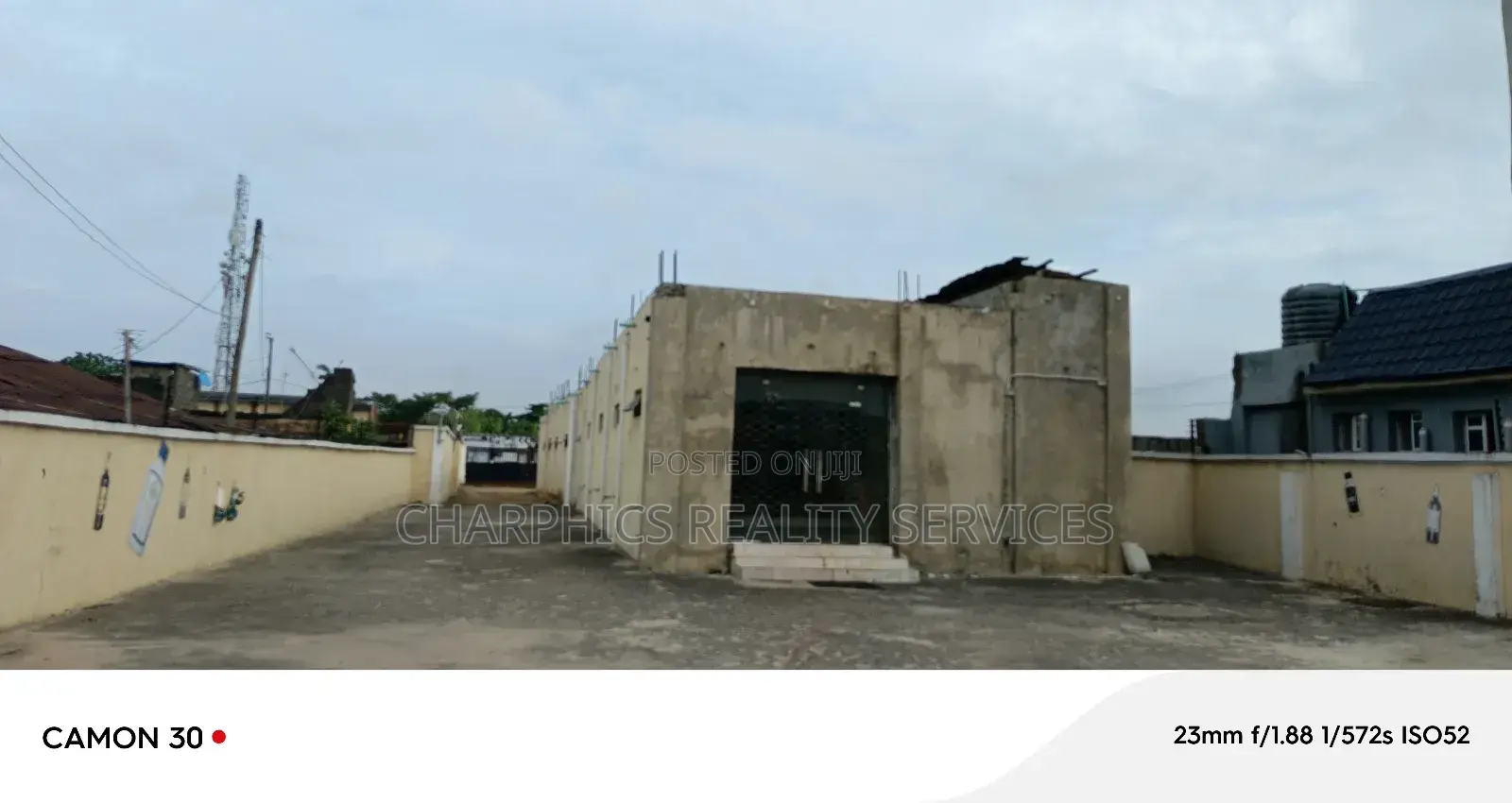 Warehouse Along Ebute Rd Ikorodu in Lekki