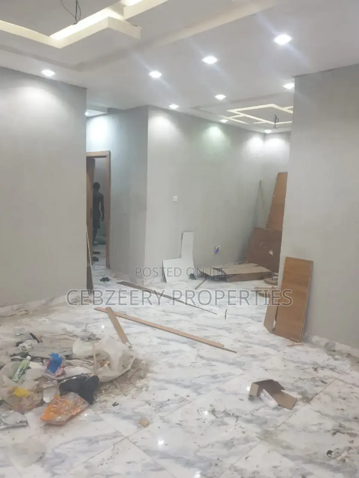 3bdrm Apartment in Dideolu, Ogba for sale in Ogba