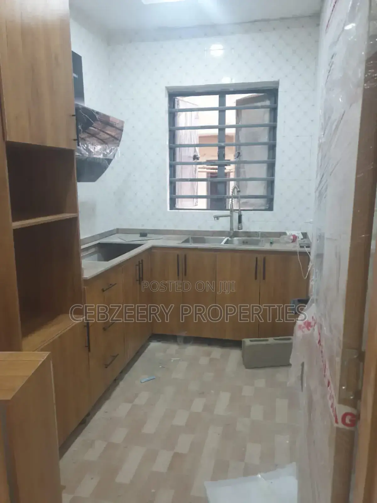 3bdrm Apartment in Dideolu, Ogba for sale in Ogba