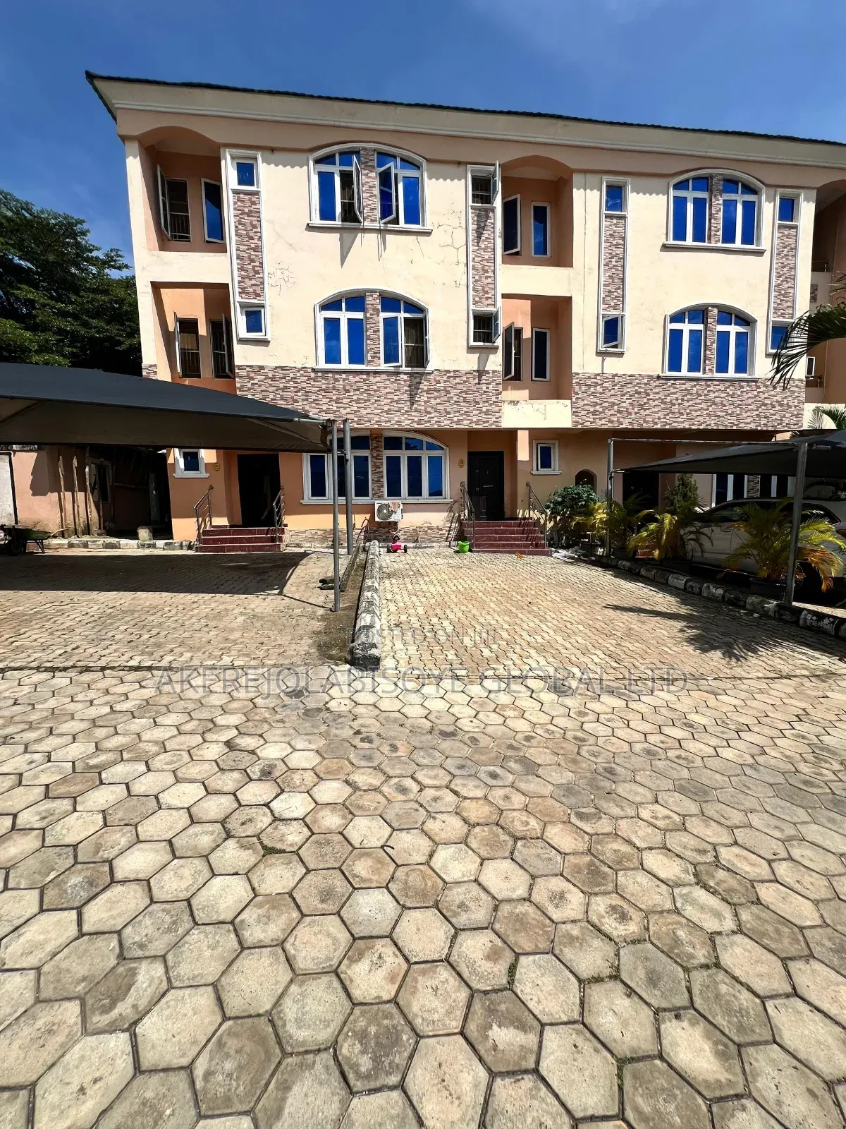 4bdrm Townhouse / Terrace in In An Estate Close, Life Camp for rent in Life Camp