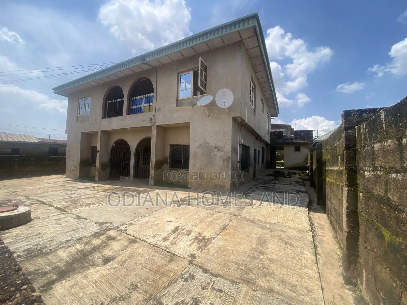 6bdrm Apartment in Off Apate-Awoton, Ibadan for sale in Ibadan
